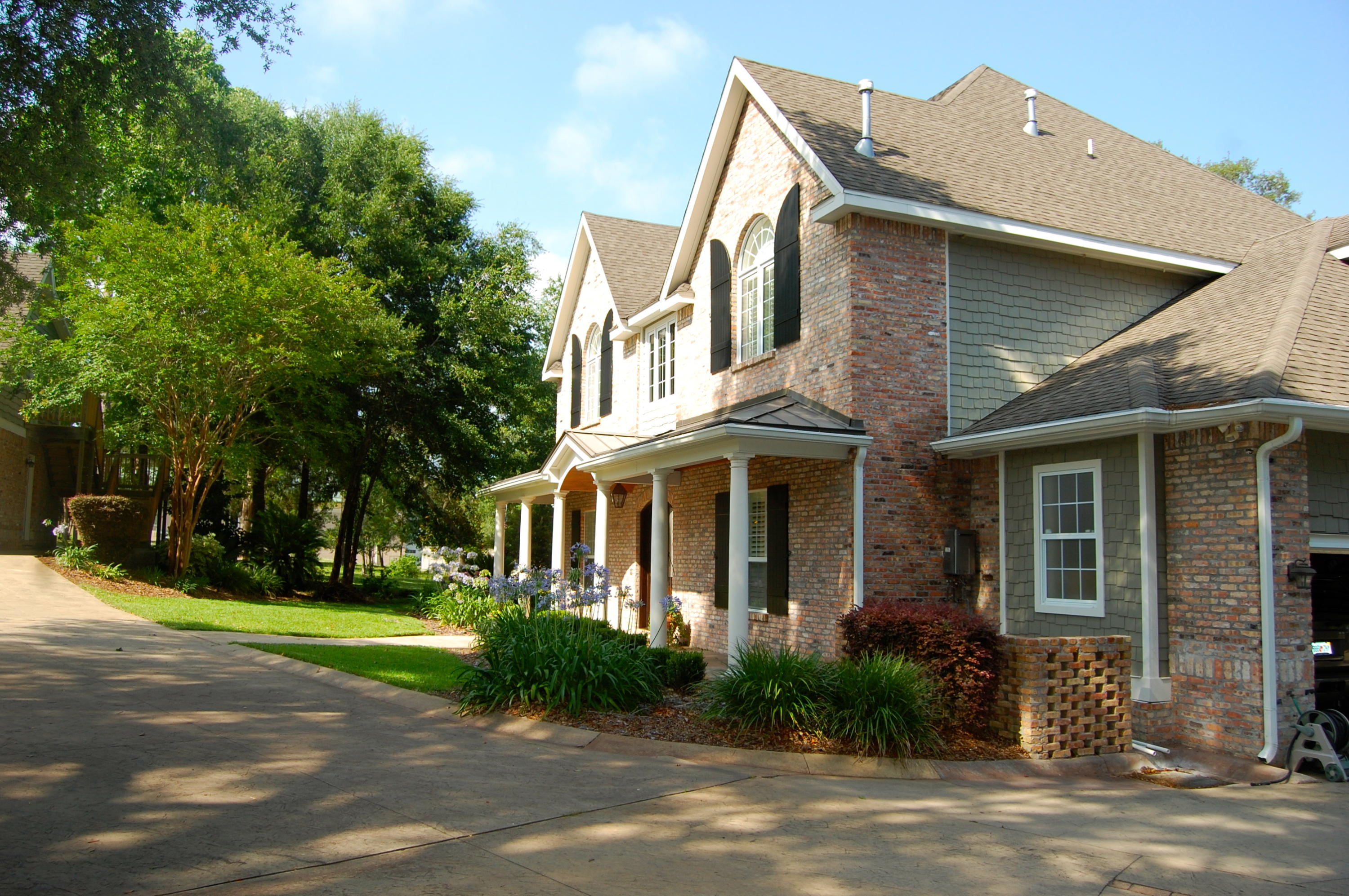 BAYOU POQUITO - Residential