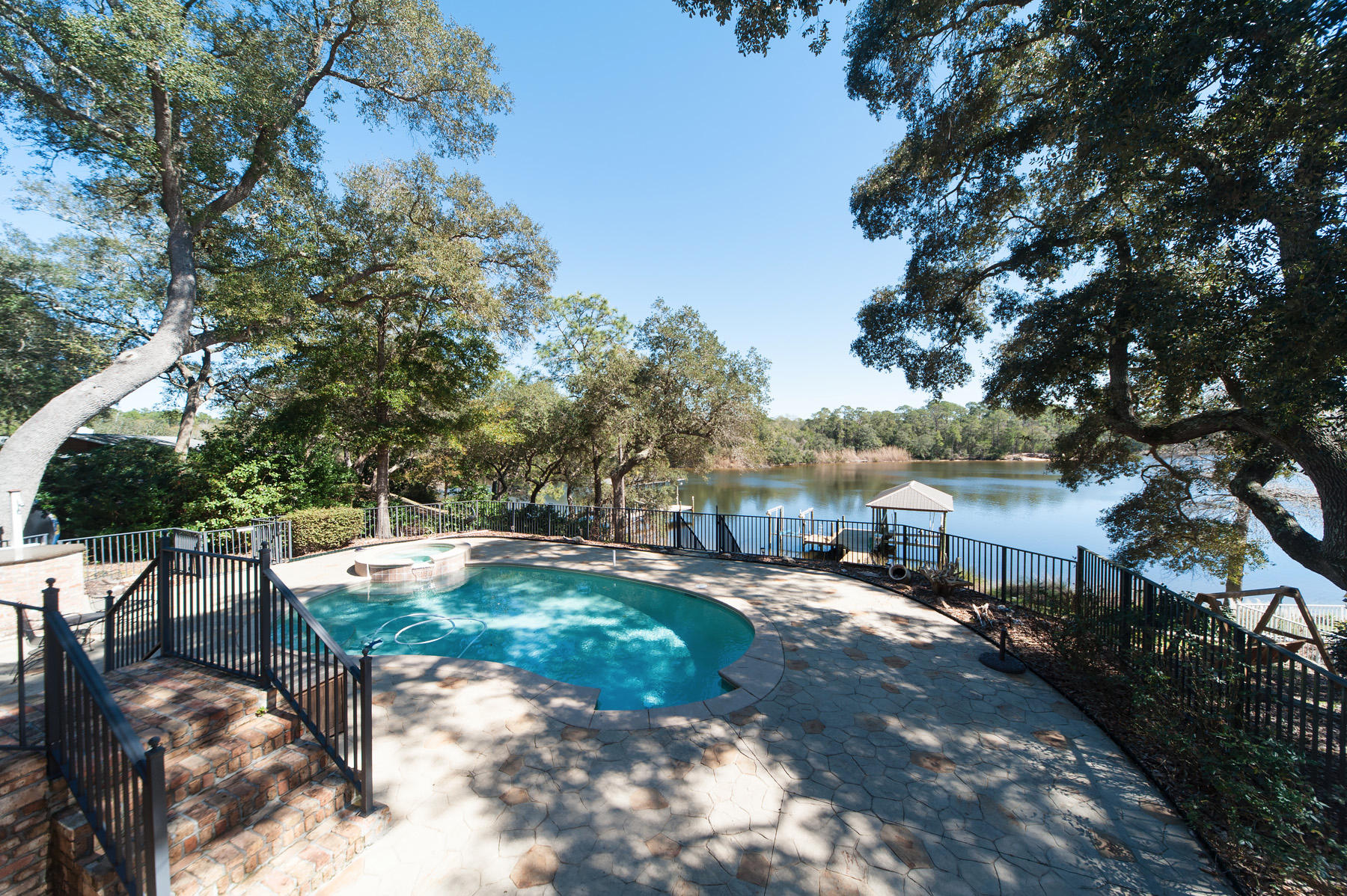 BAYOU POQUITO - Residential