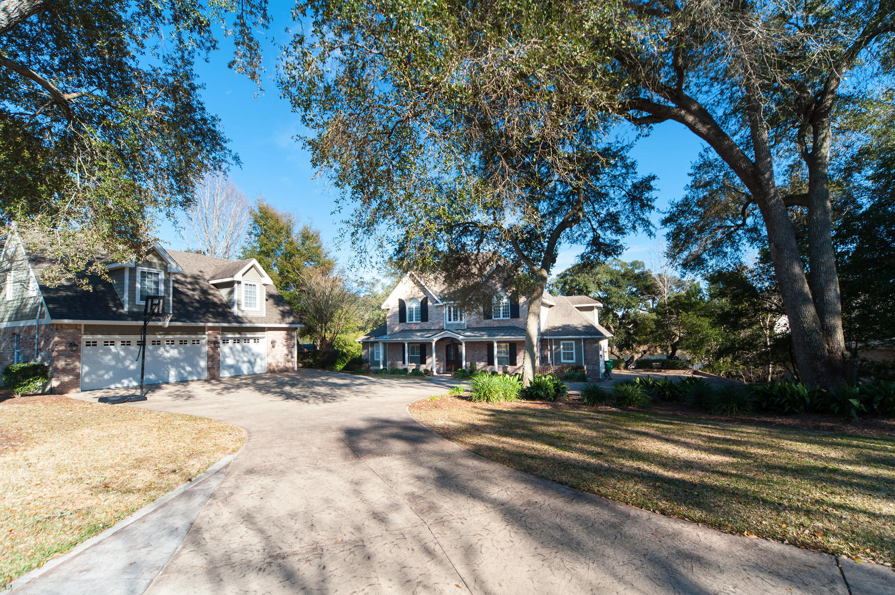 BAYOU POQUITO - Residential