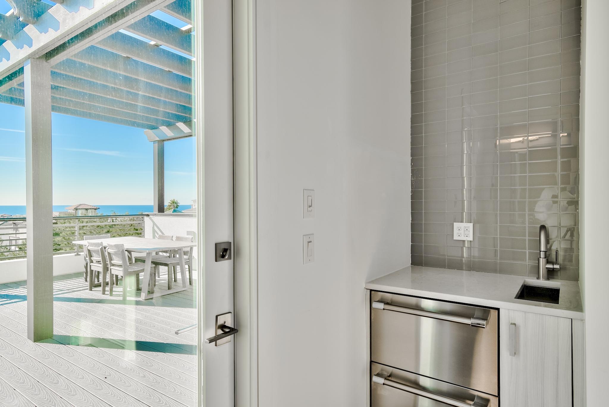 CREST DEVELOPMENT - Residential
