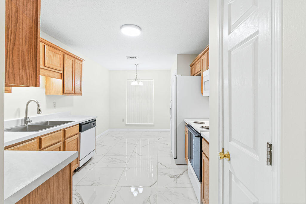 HUNTERS RUN S/D - Residential