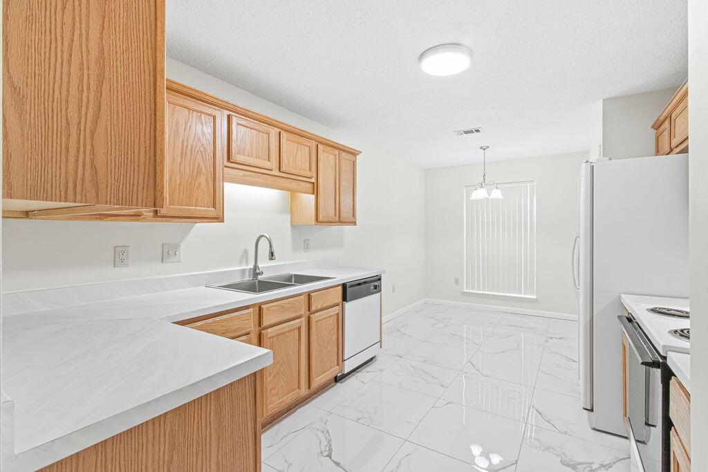 HUNTERS RUN S/D - Residential