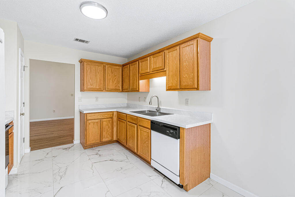 HUNTERS RUN S/D - Residential