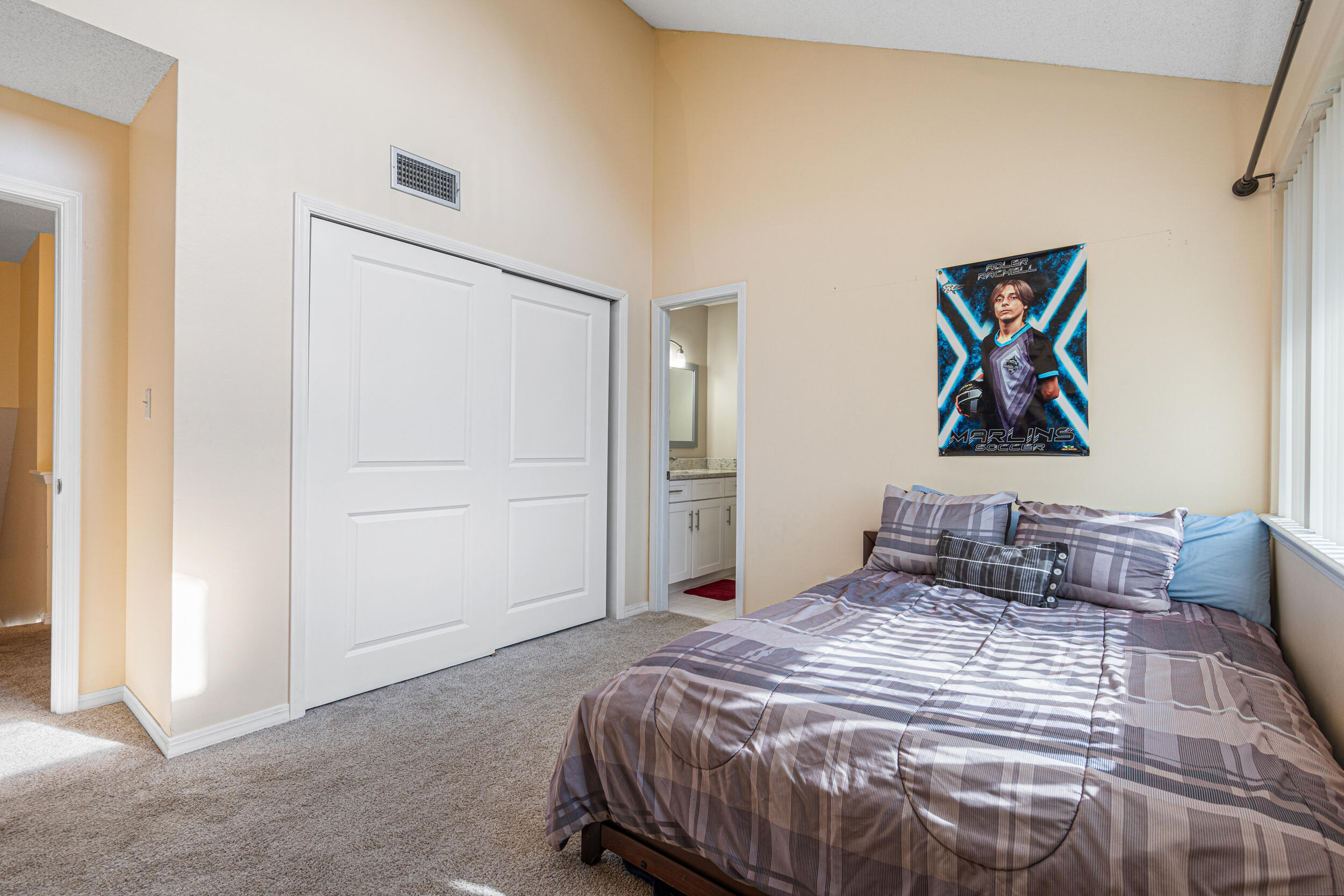 MAGNOLIA BAY CLUB T/H PH I UNIT 104 - Residential