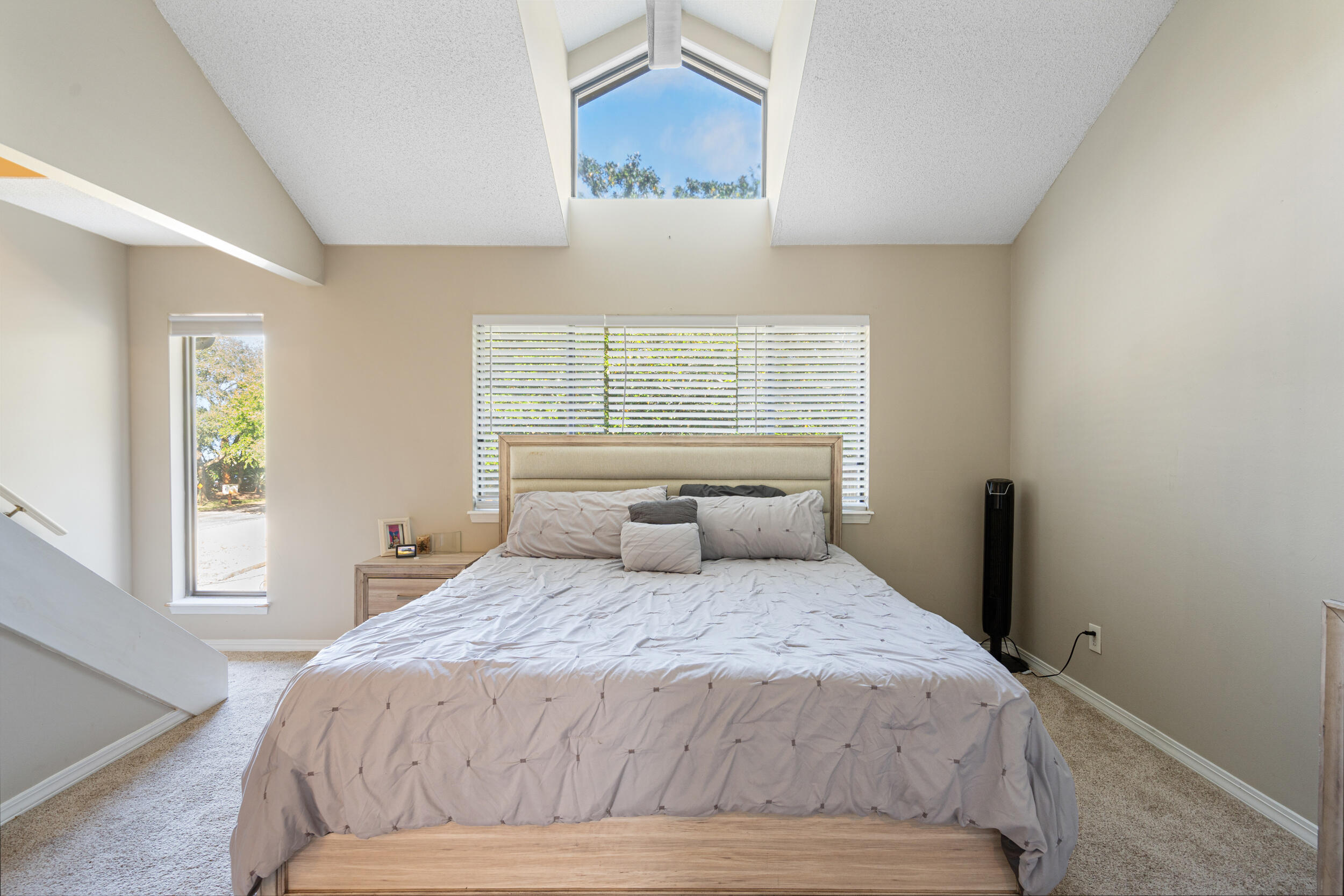 MAGNOLIA BAY CLUB T/H PH I UNIT 104 - Residential