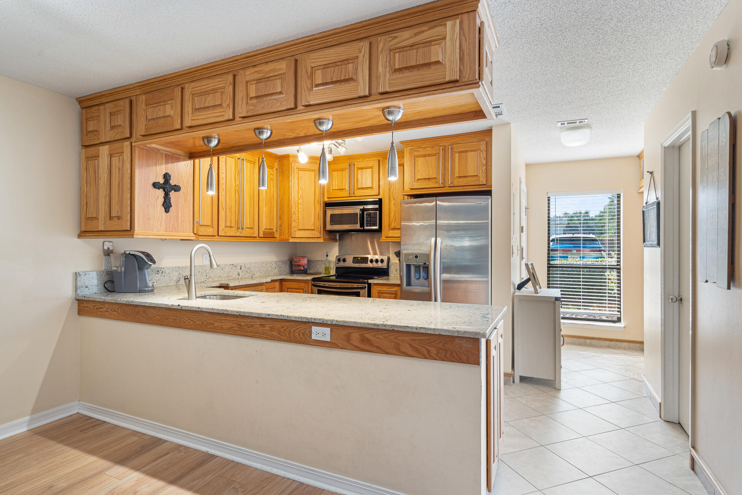 MAGNOLIA BAY CLUB T/H PH I UNIT 104 - Residential