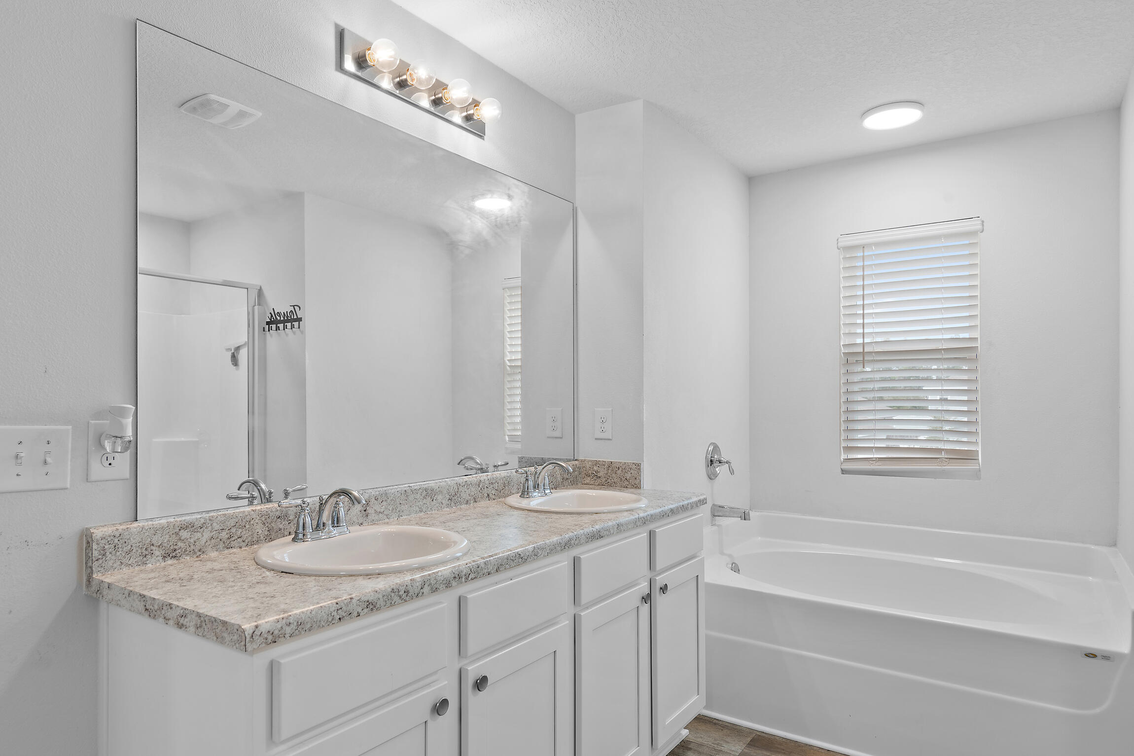 HAMMOCK BAY - MILL COTTAGES - Residential