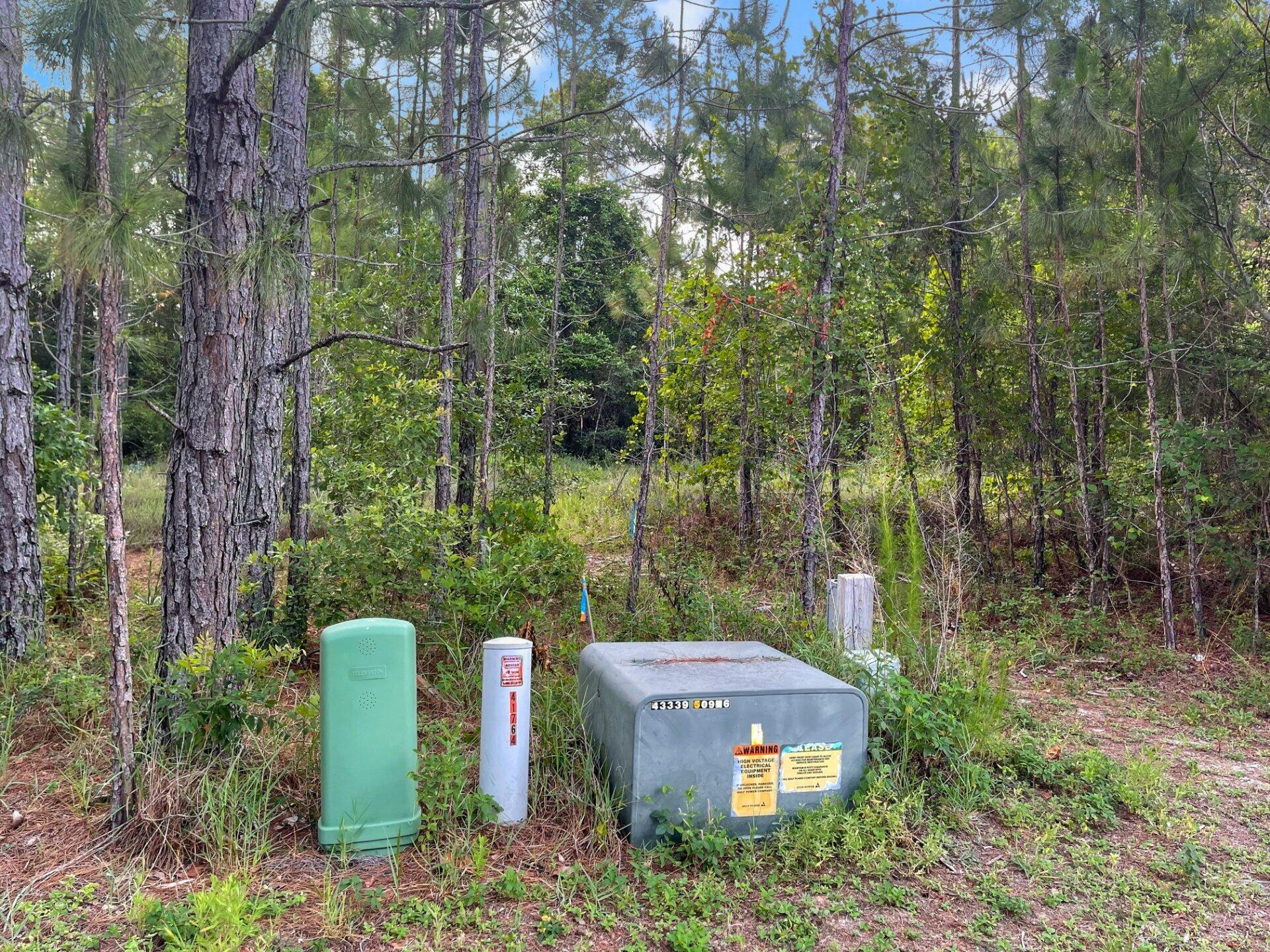 LOT 28 BLK A MACK BAYOU ESTATE S/D PB 14-25 OR 2288-1876 OR 2573-1156 OR 2654-3694 - Land