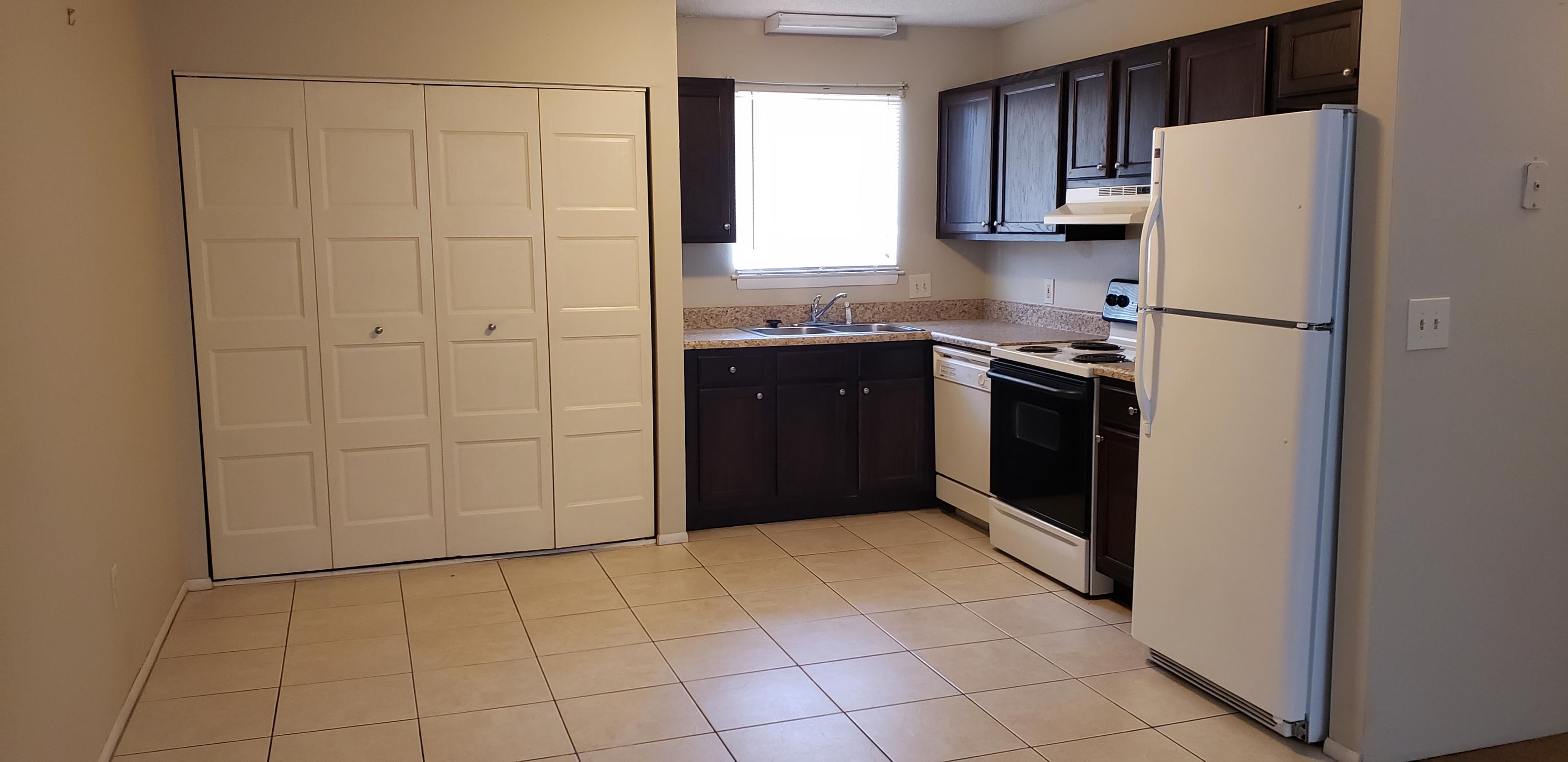 Lovely 2nd floor condo in College Park across from NWFLSC and close to everything. Open concept living with a modern kitchen with large pantry. Tile in the went areas and plush pile carpet in a neutral deep tan color. Accent lighting and large windows keep the feel bright. Community pool, water, onsite laundry included in rent. Cats are acceptable with owner approval.