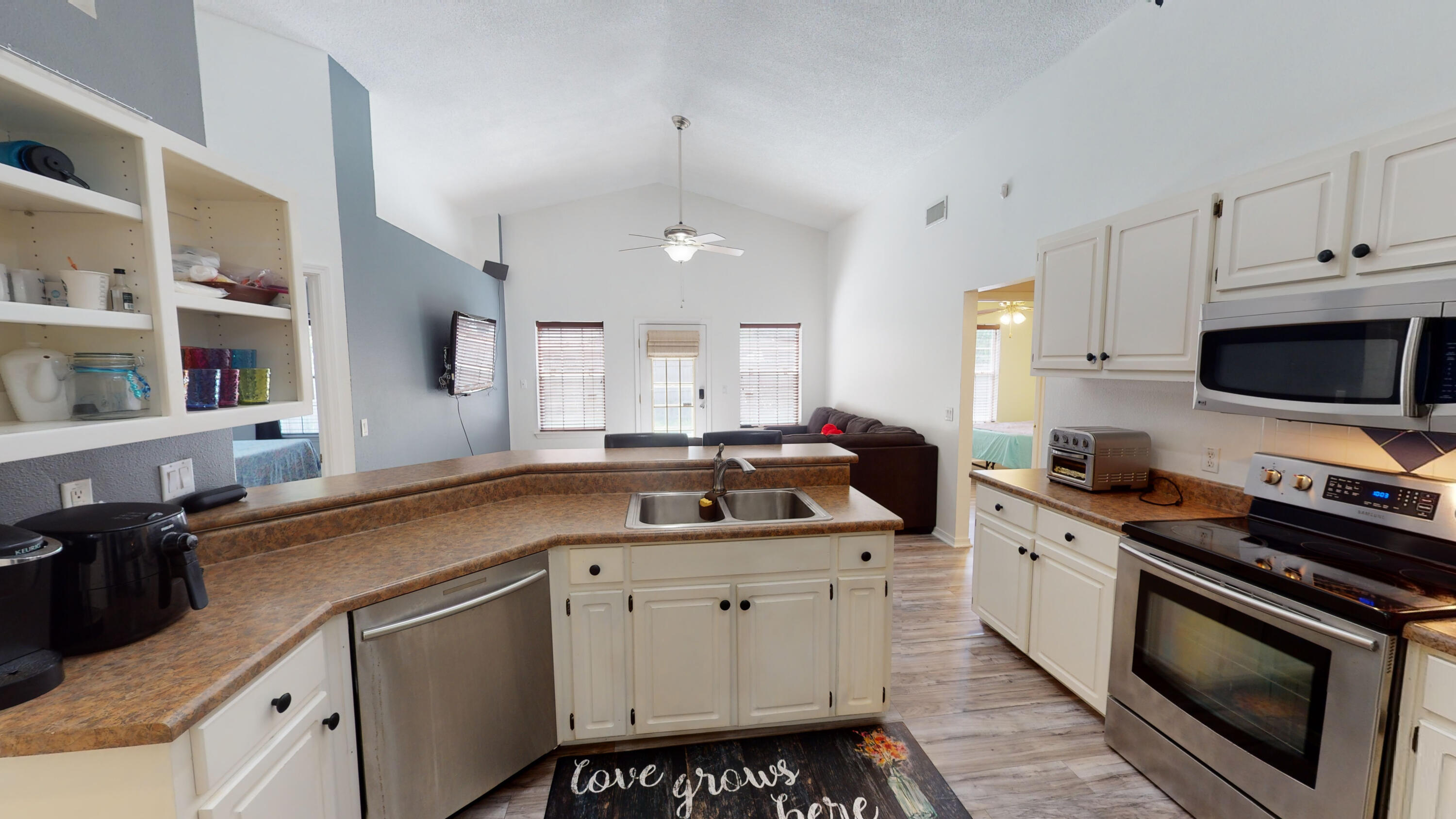 IVALEA GARDENS - Residential