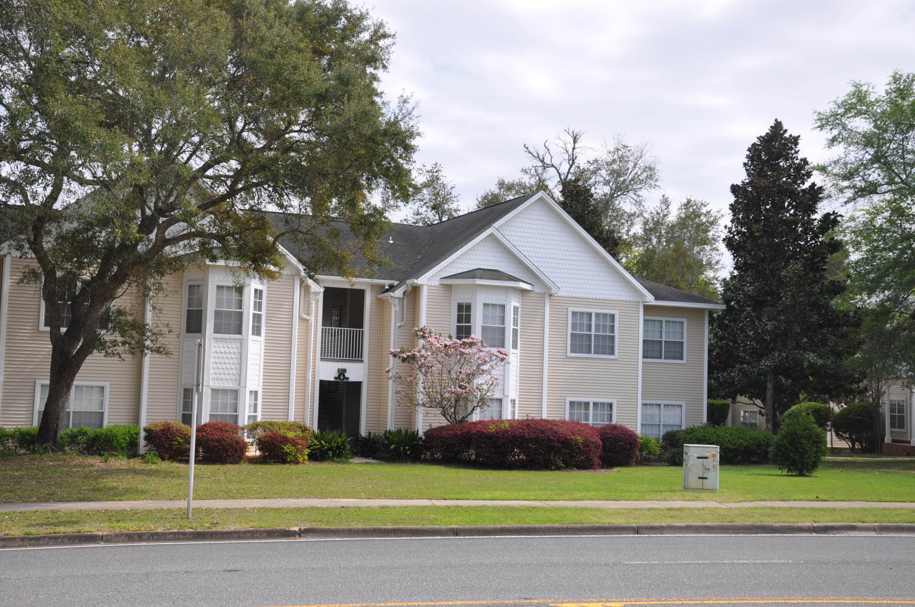 THE OAKS AT NICEVILLE, Bld 3,  unit 206 - Residential