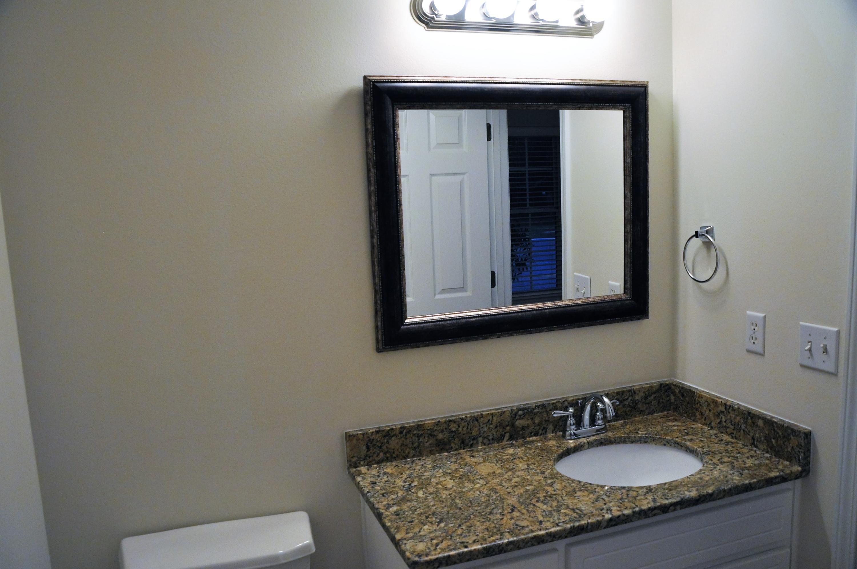 THE OAKS AT NICEVILLE, Bld 3,  unit 206 - Residential