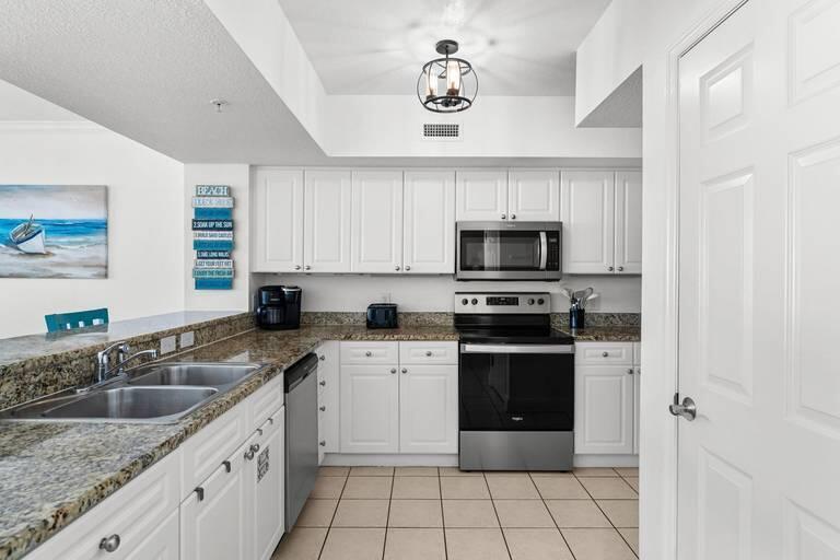 EMERALD BEACH PH 1 - Residential