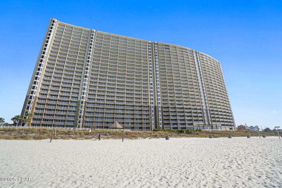 EMERALD BEACH PH 1 - Residential