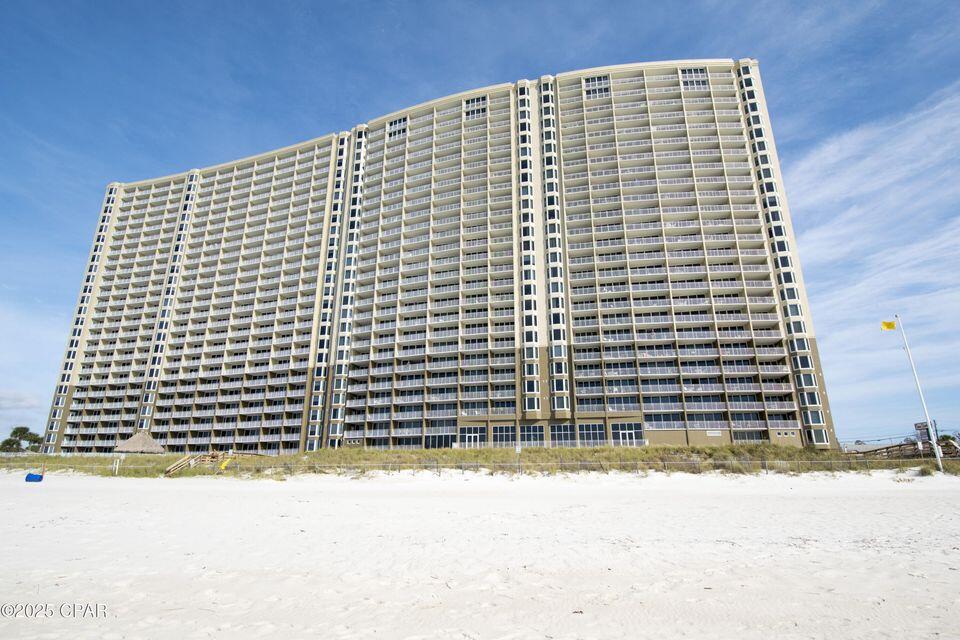 EMERALD BEACH PH 1 - Residential