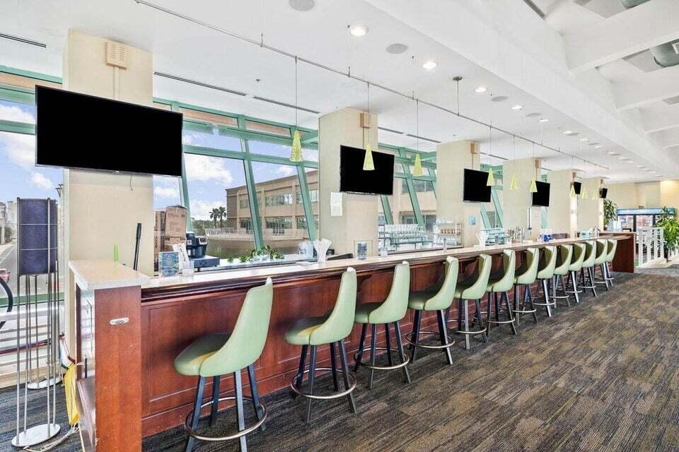 EMERALD BEACH PH 1 - Residential