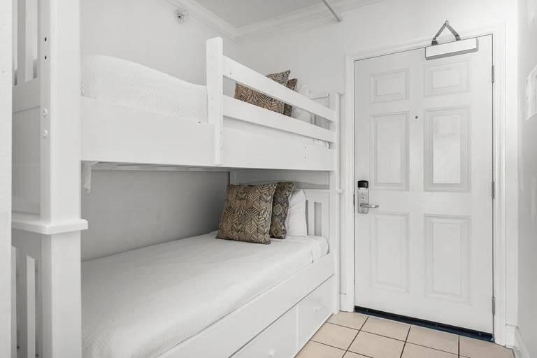EMERALD BEACH PH 1 - Residential