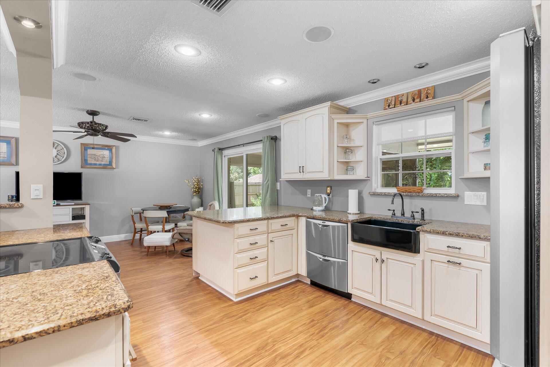 VICTORIA GARDENS 3 - Residential