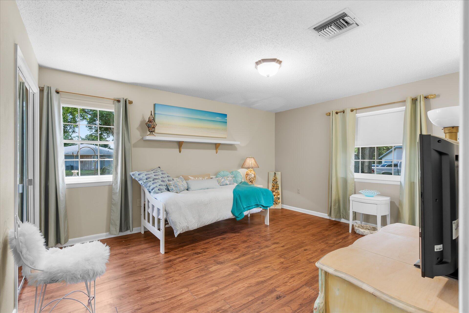 VICTORIA GARDENS 3 - Residential