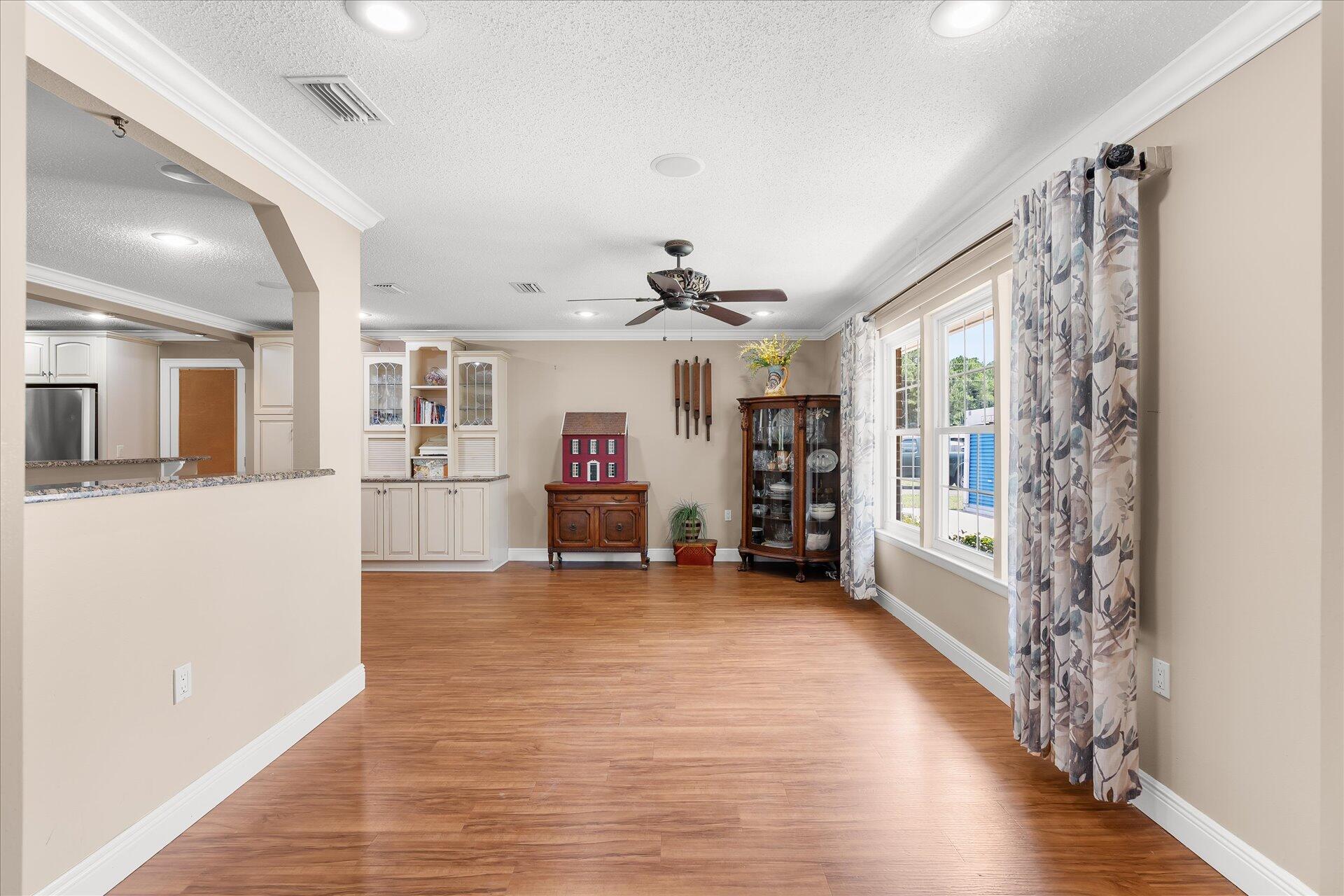 VICTORIA GARDENS 3 - Residential