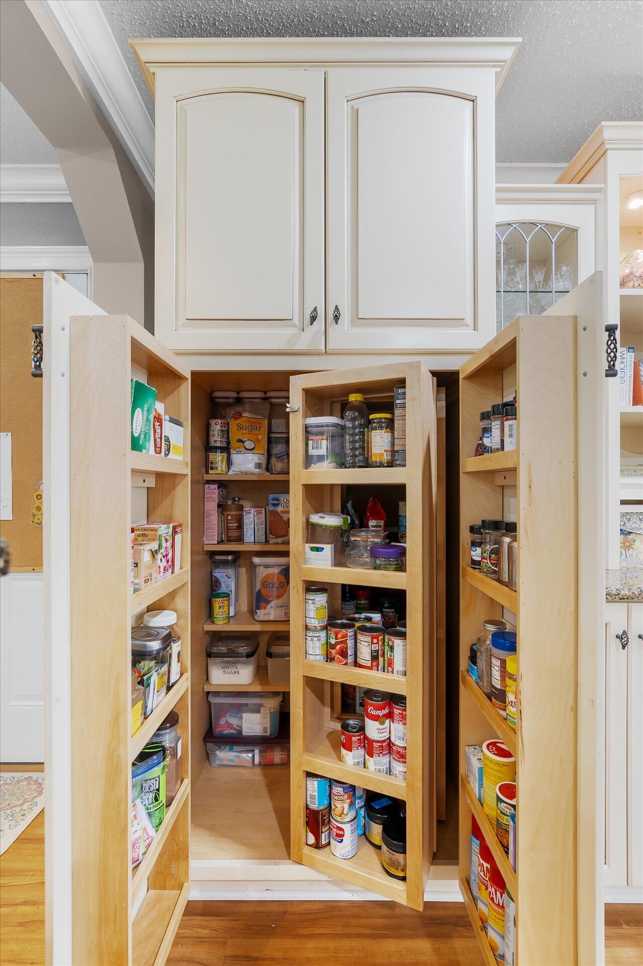 VICTORIA GARDENS 3 - Residential