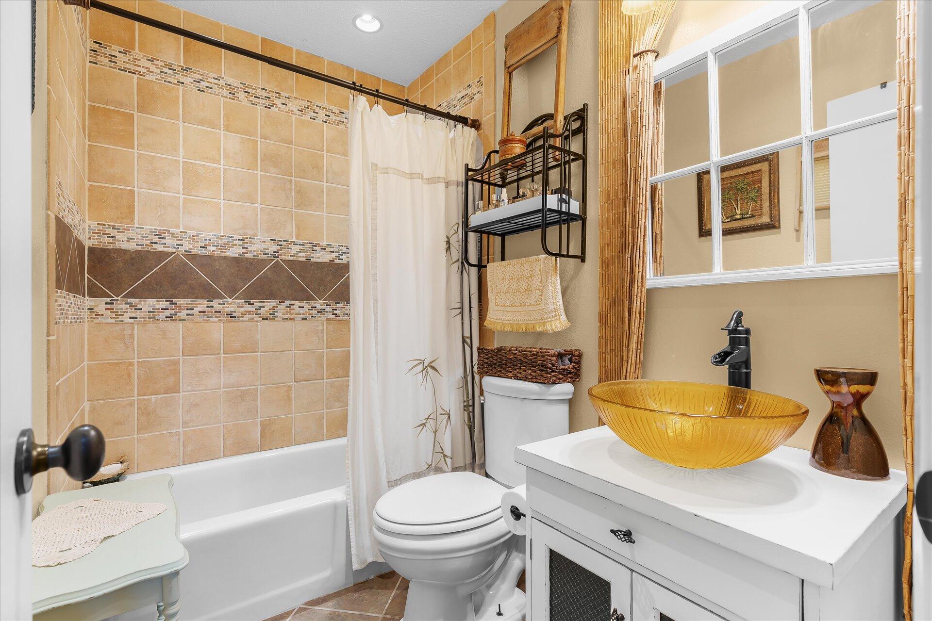 VICTORIA GARDENS 3 - Residential