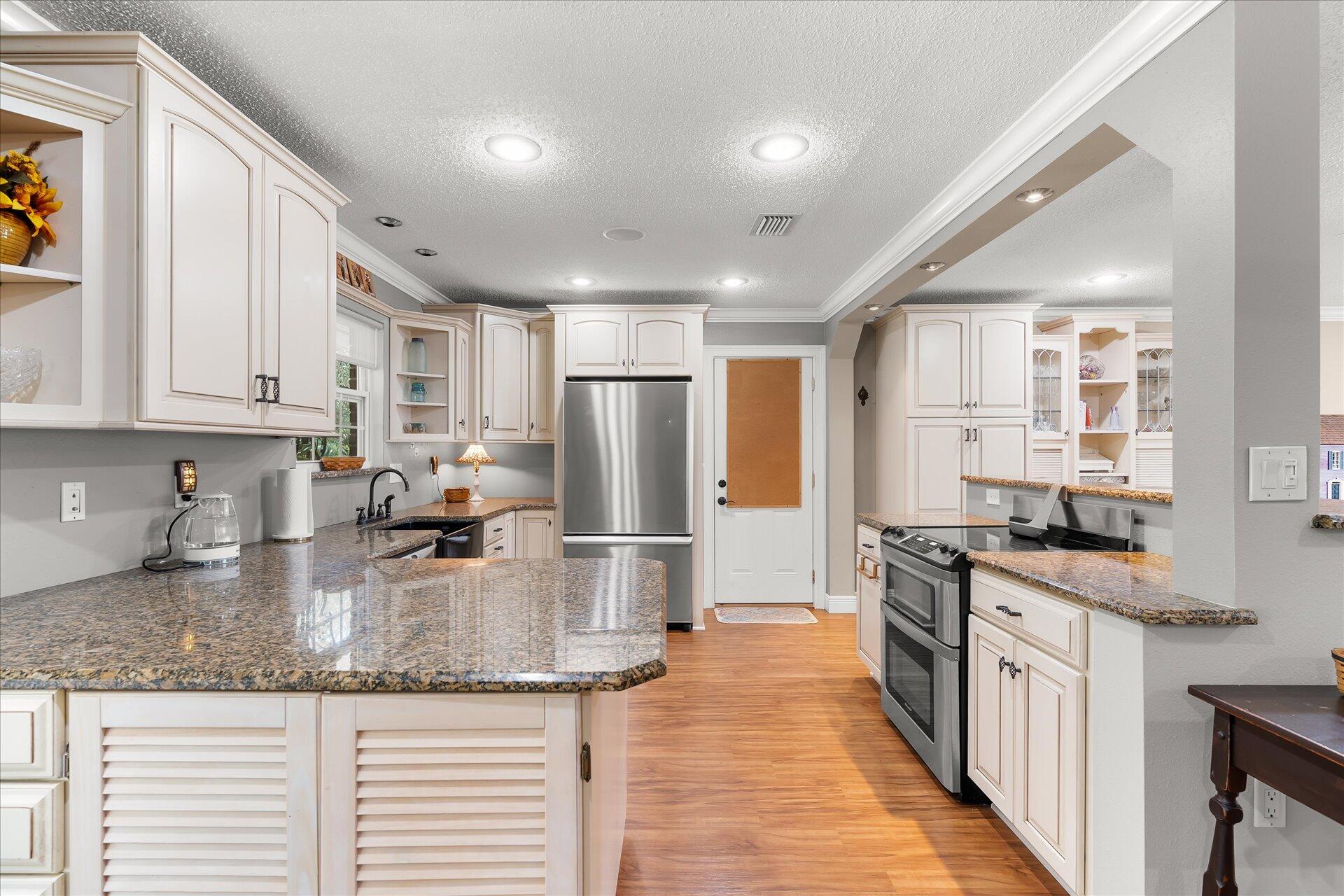 VICTORIA GARDENS 3 - Residential