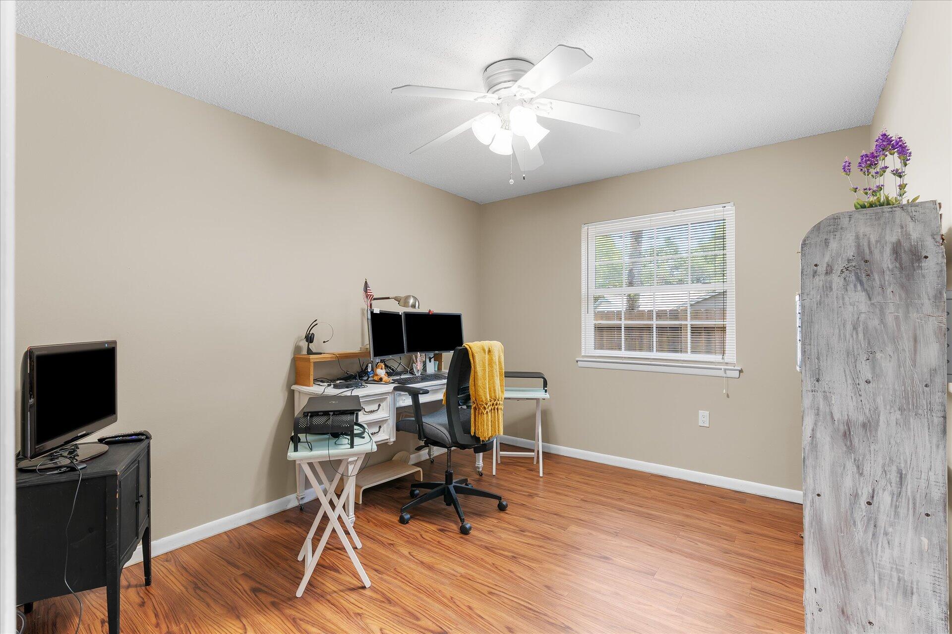 VICTORIA GARDENS 3 - Residential