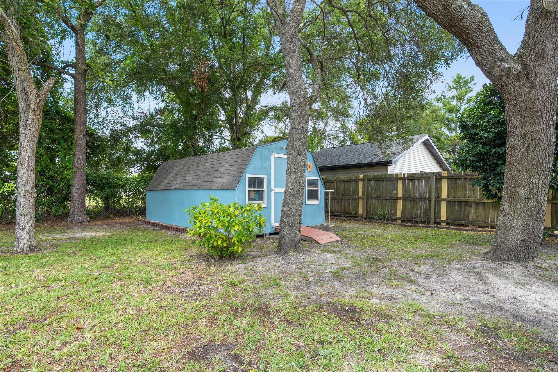 VICTORIA GARDENS 3 - Residential