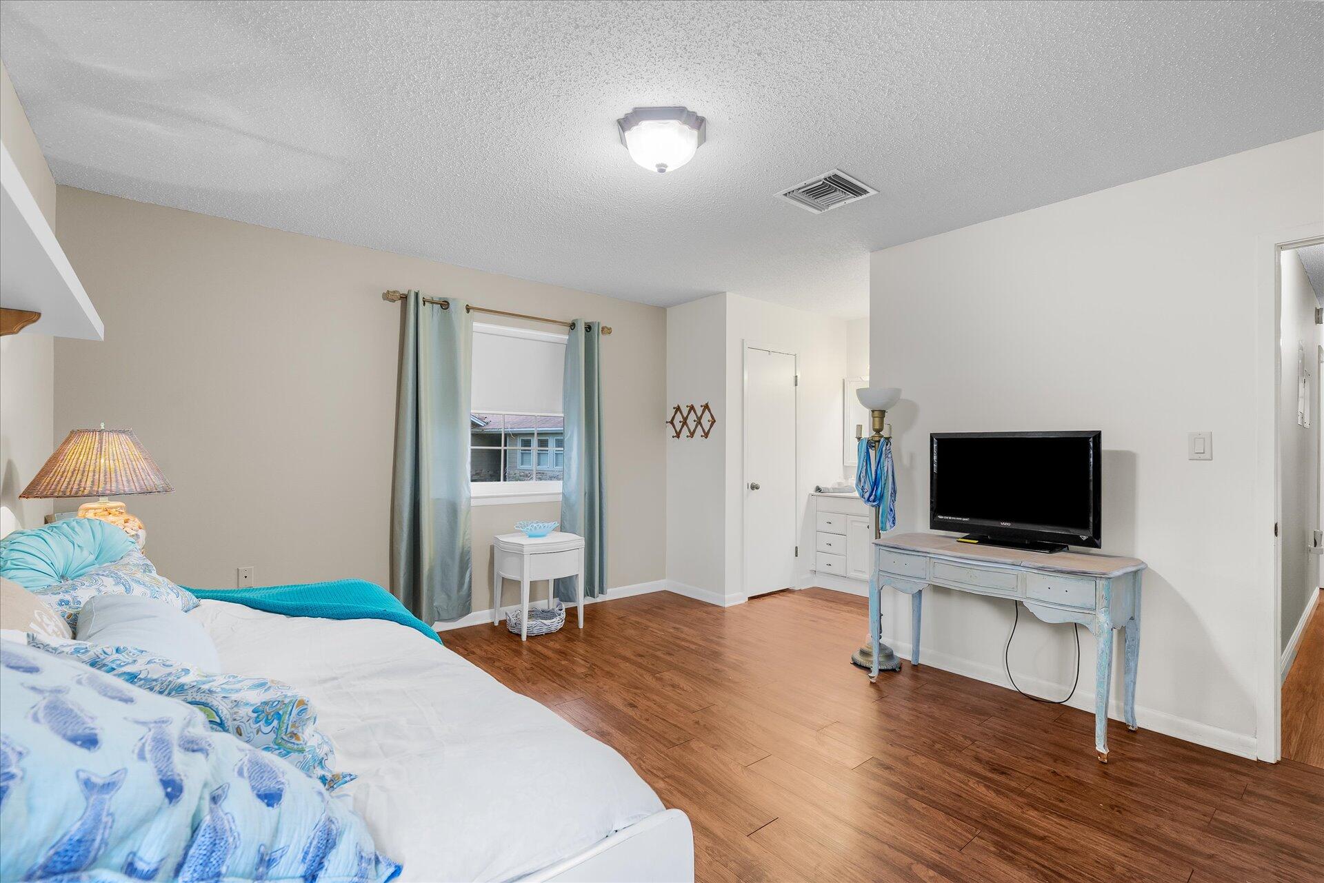 VICTORIA GARDENS 3 - Residential