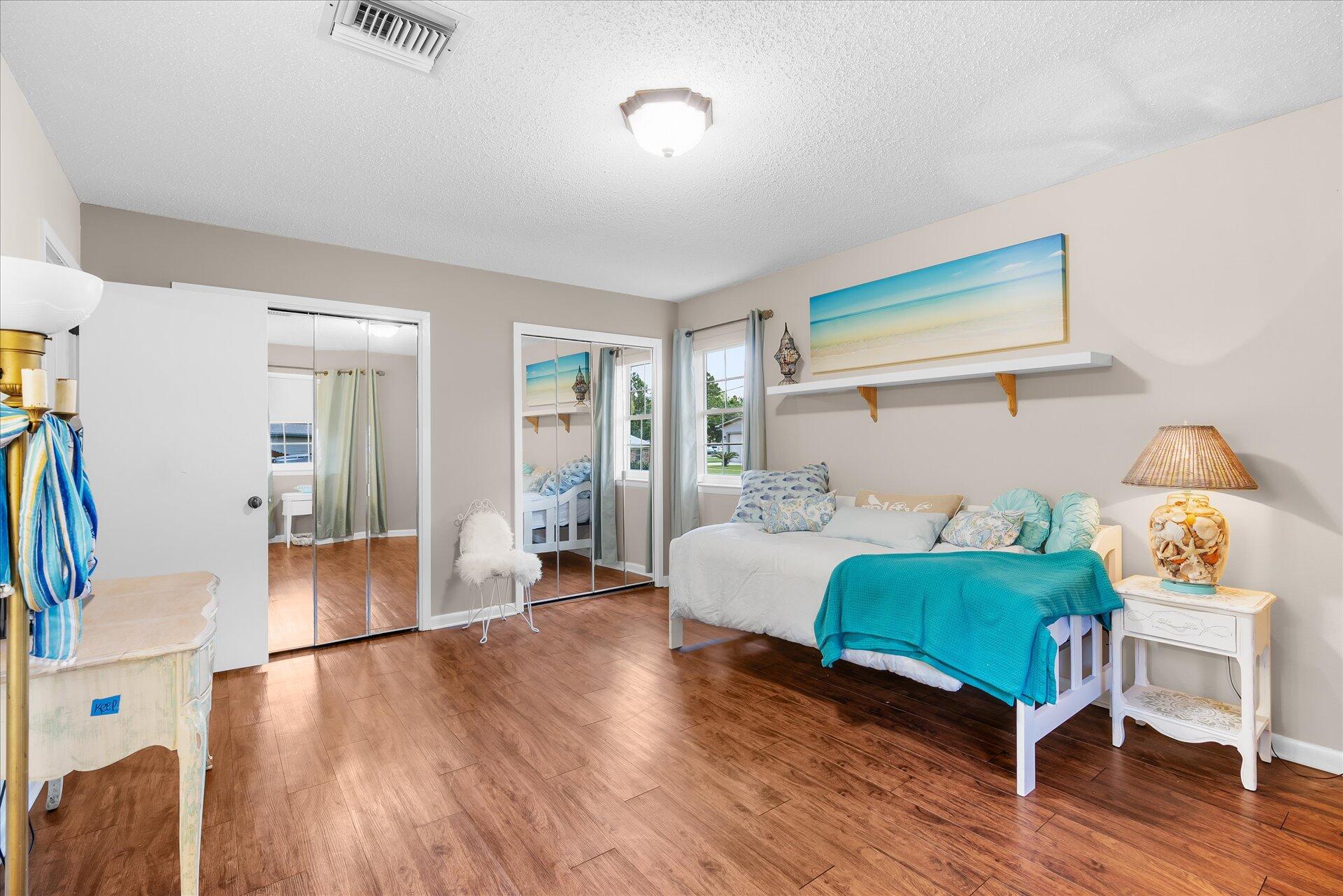 VICTORIA GARDENS 3 - Residential