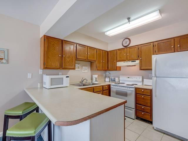 COMMODORE'S RETREAT LIMITED CONDO - Residential