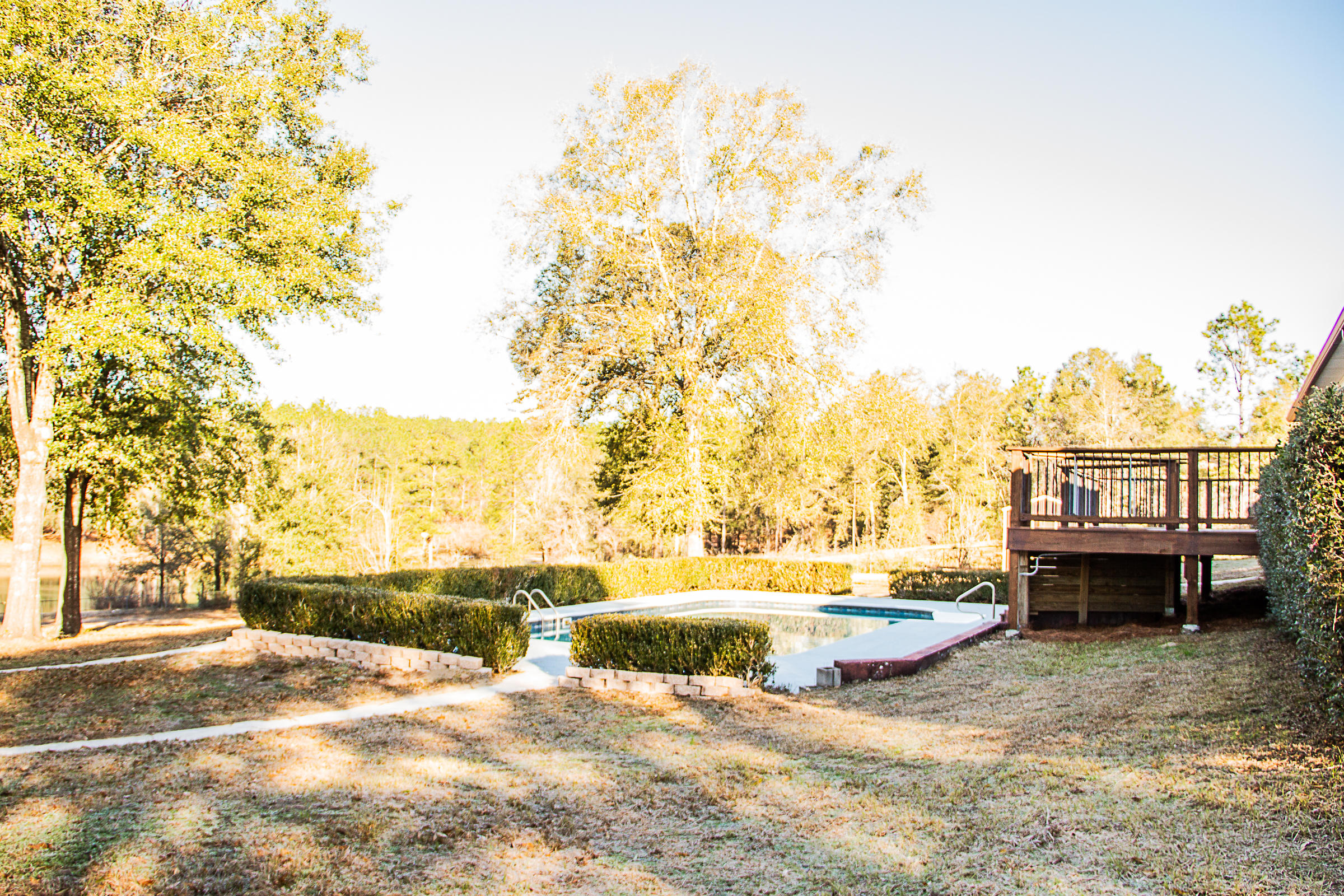 KENNEDY LAKE - Residential