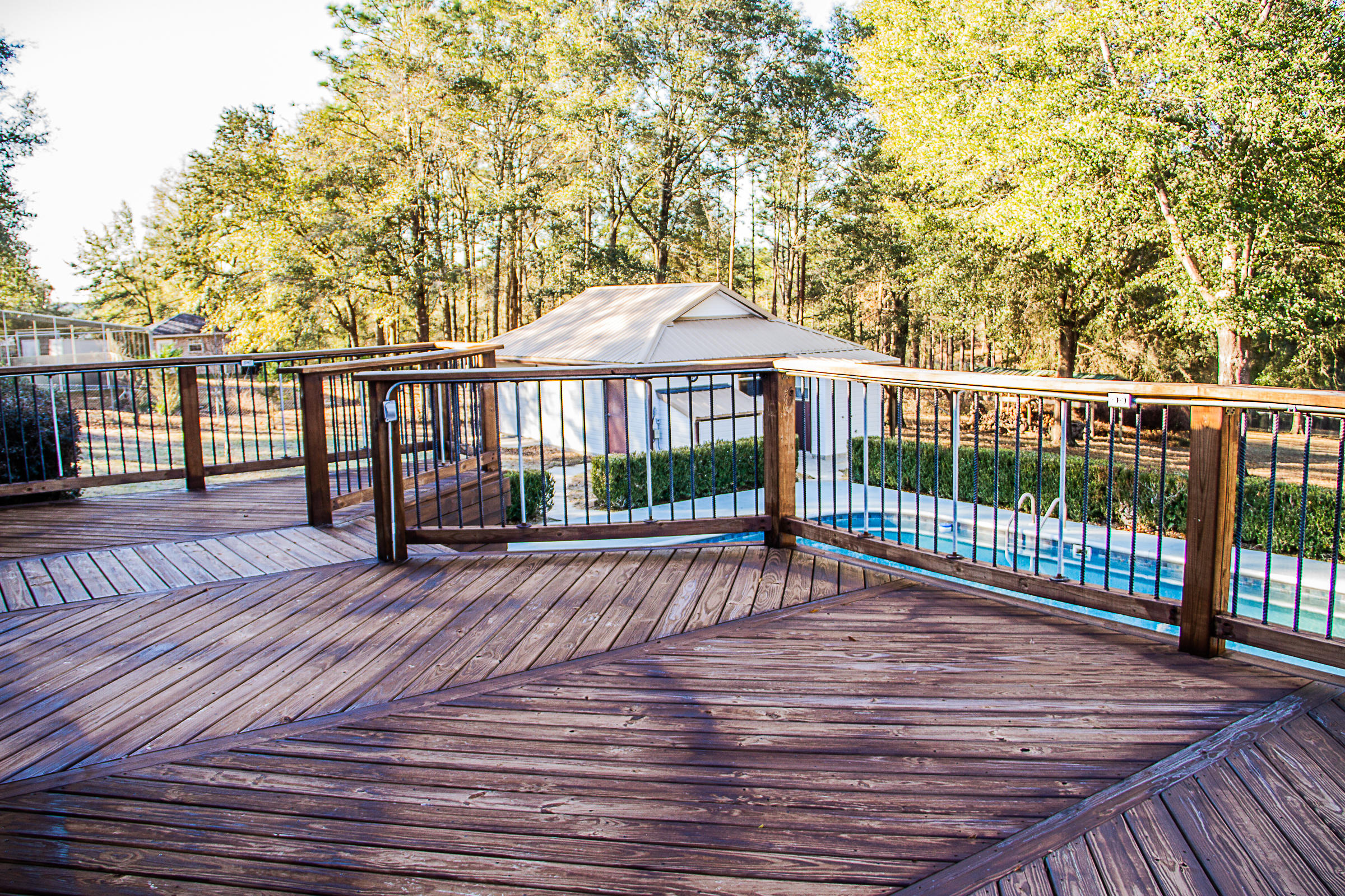 KENNEDY LAKE - Residential