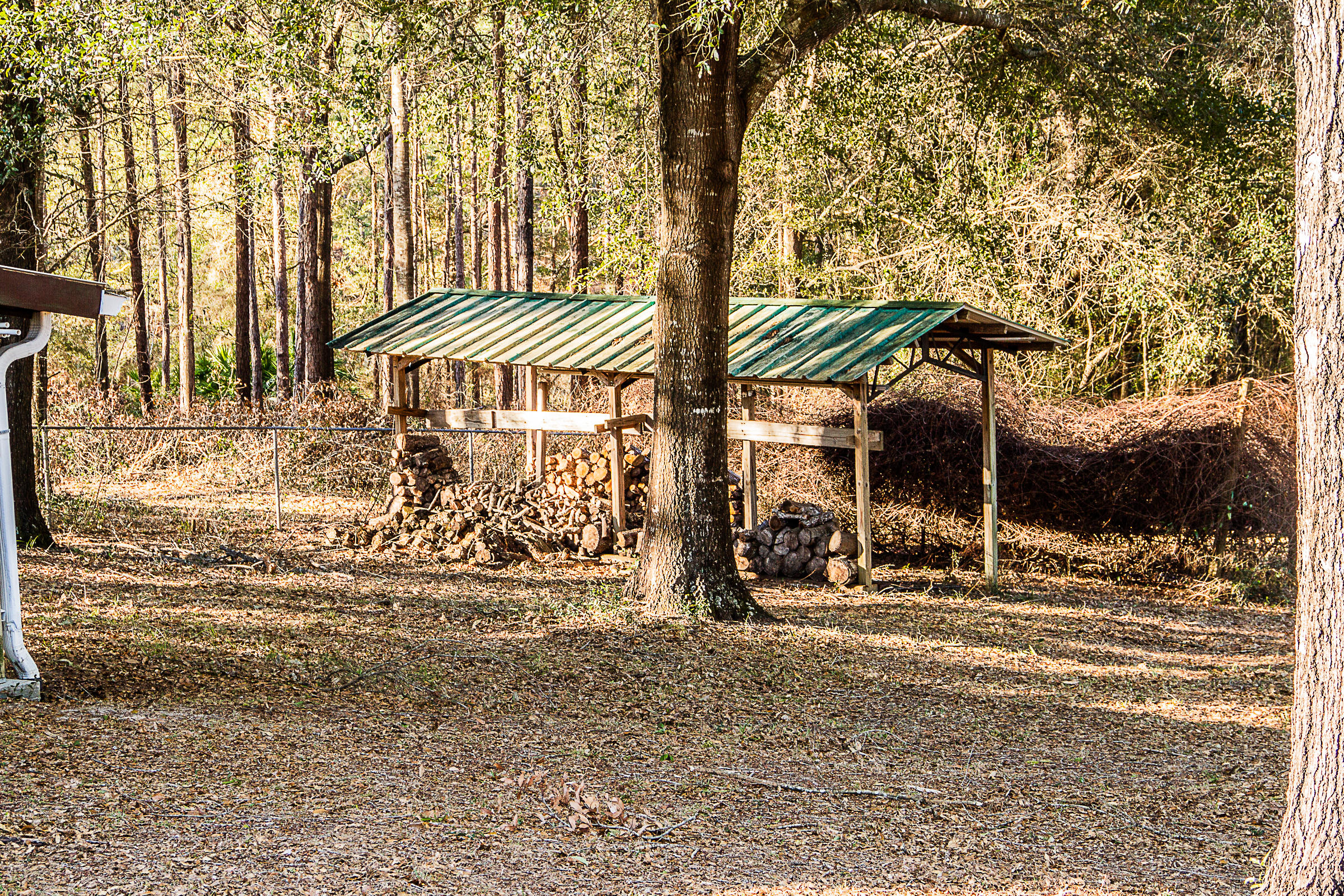 KENNEDY LAKE - Residential
