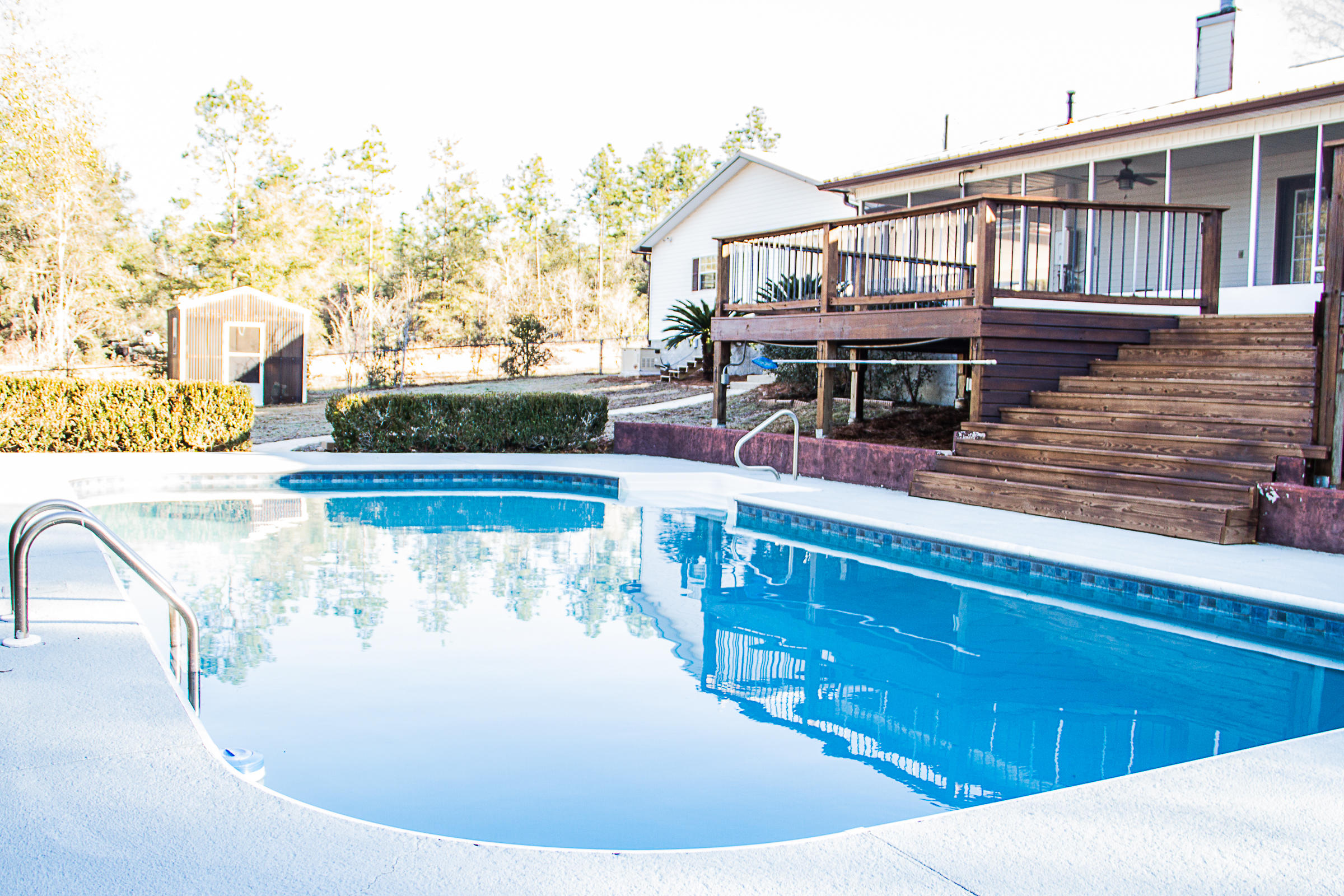 KENNEDY LAKE - Residential