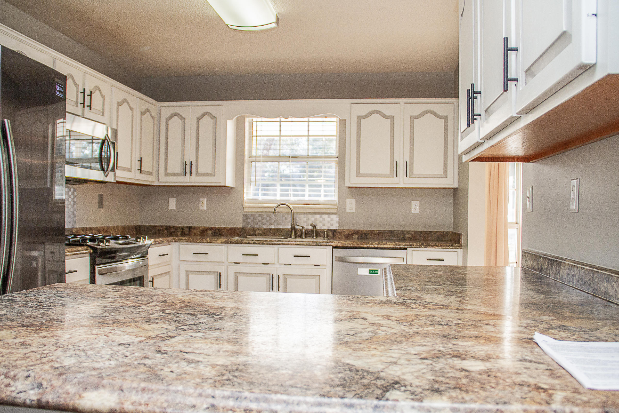 KENNEDY LAKE - Residential