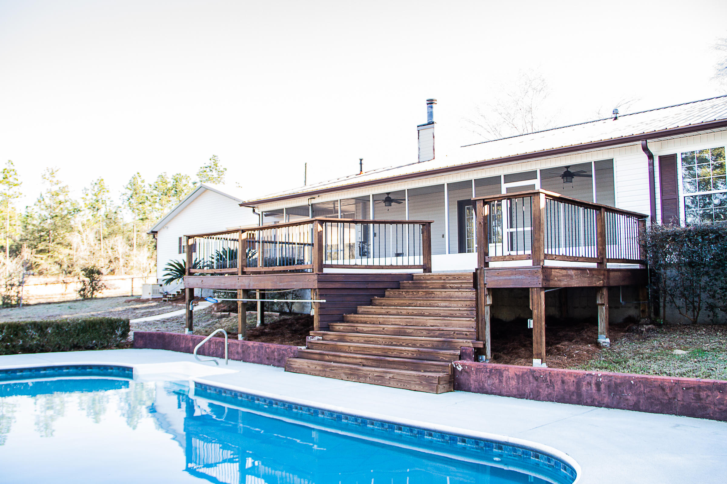 KENNEDY LAKE - Residential