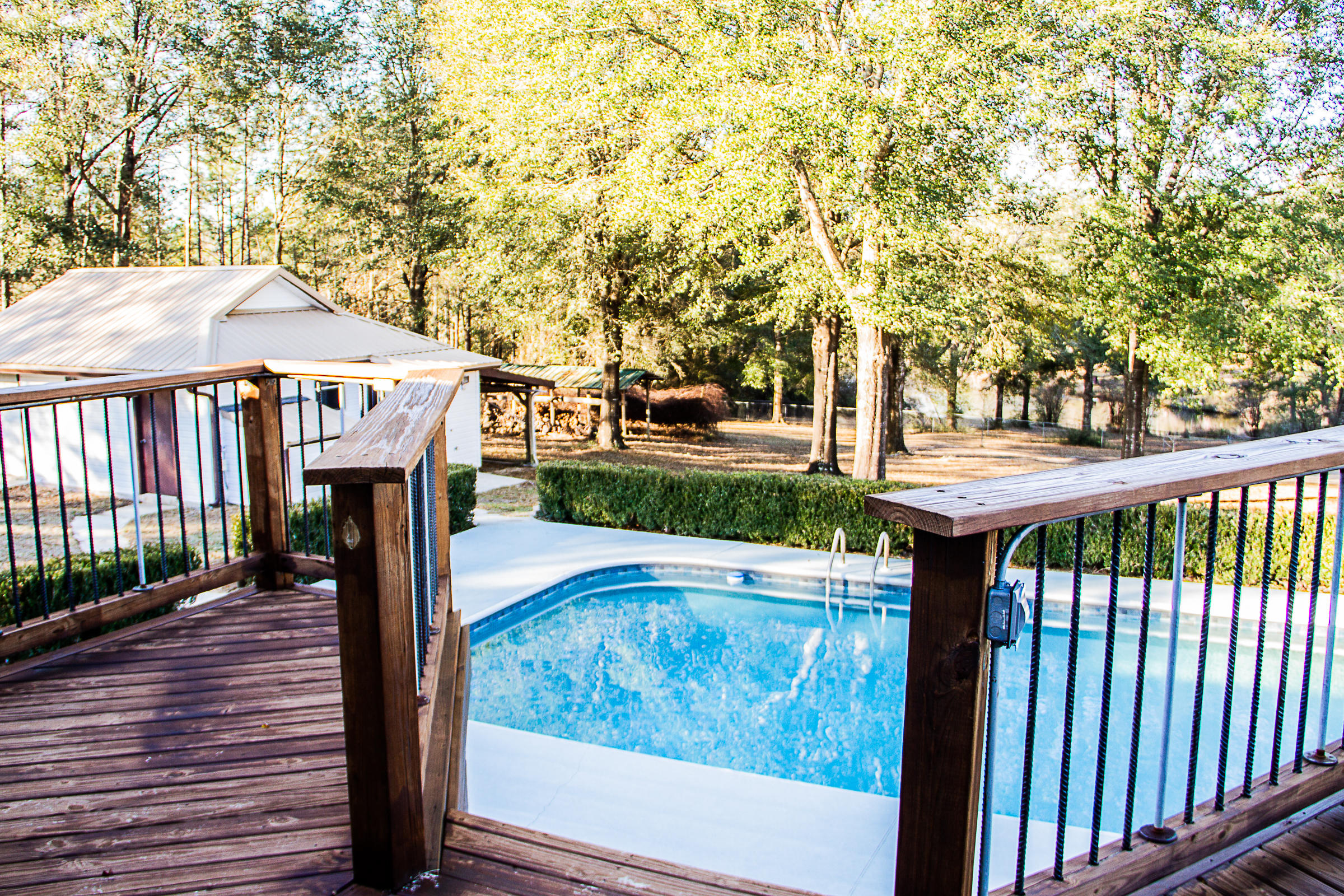 KENNEDY LAKE - Residential