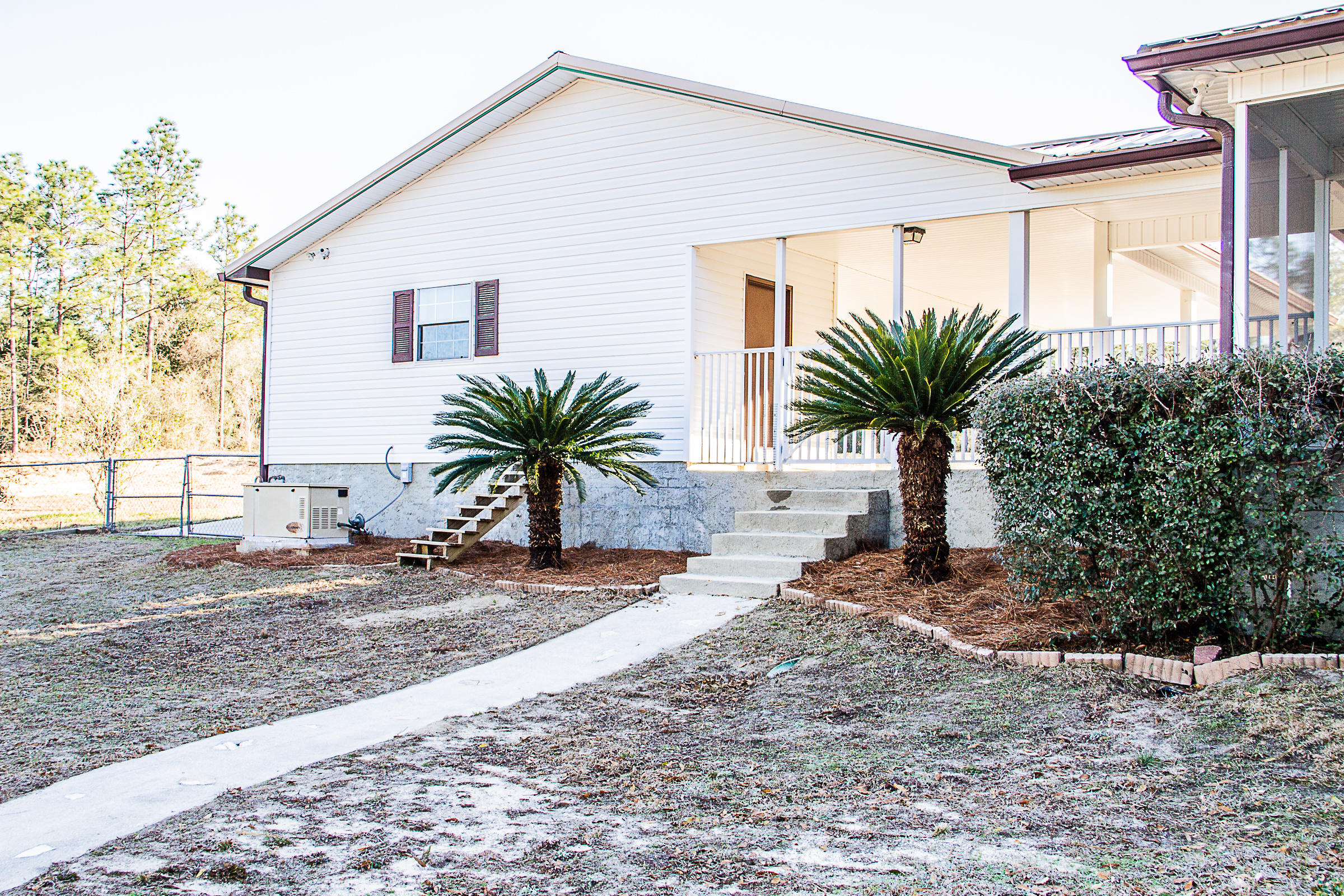 KENNEDY LAKE - Residential