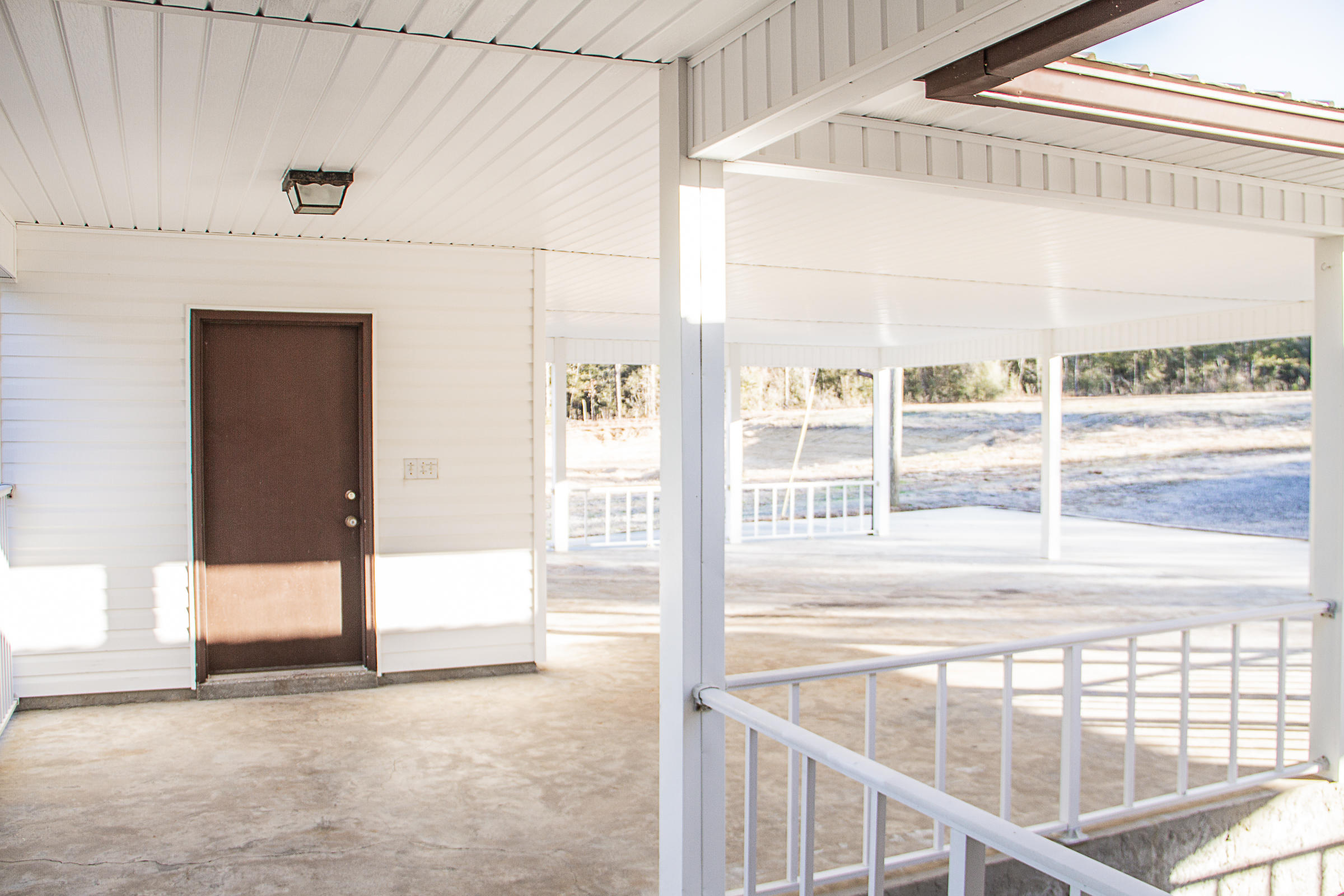 KENNEDY LAKE - Residential