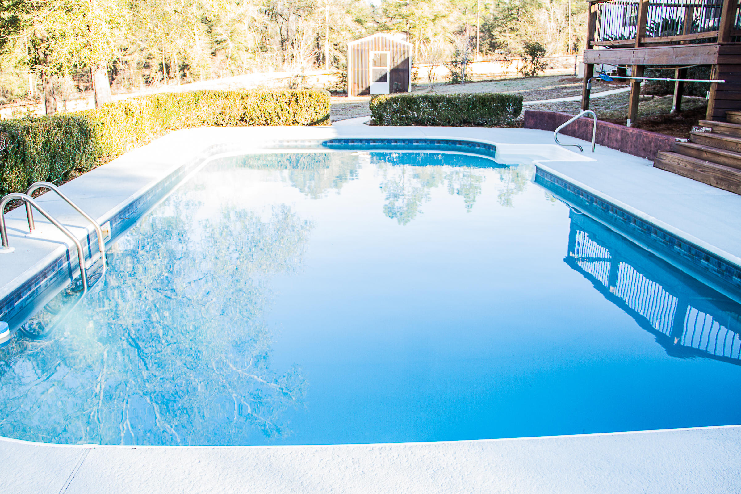 KENNEDY LAKE - Residential