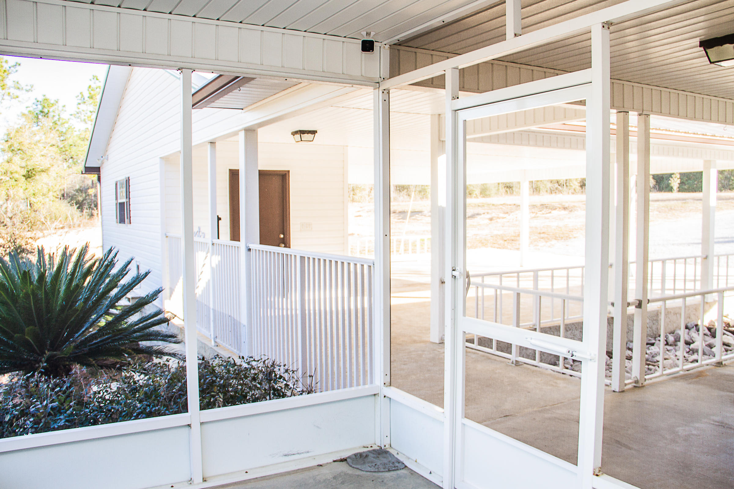 KENNEDY LAKE - Residential