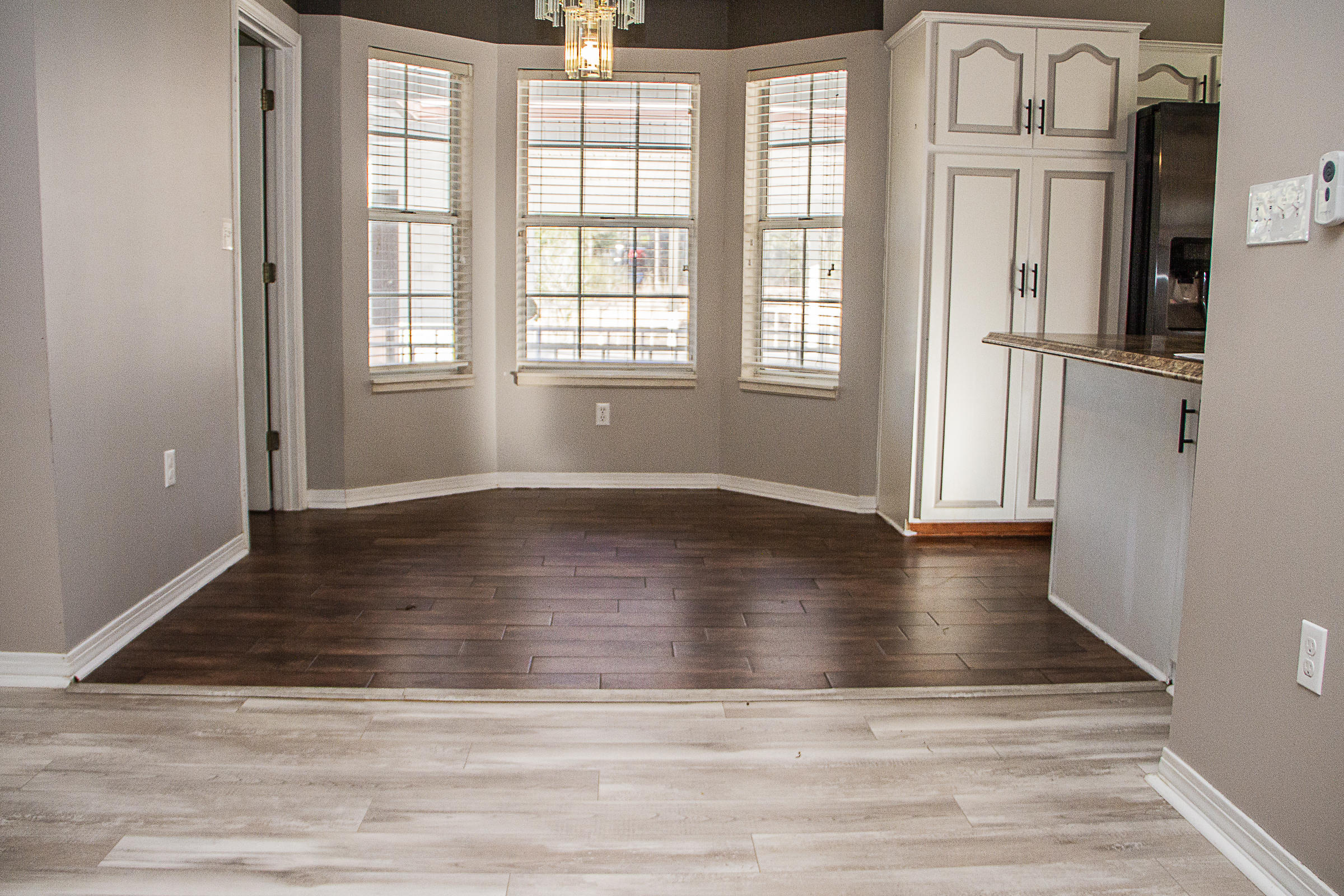 KENNEDY LAKE - Residential