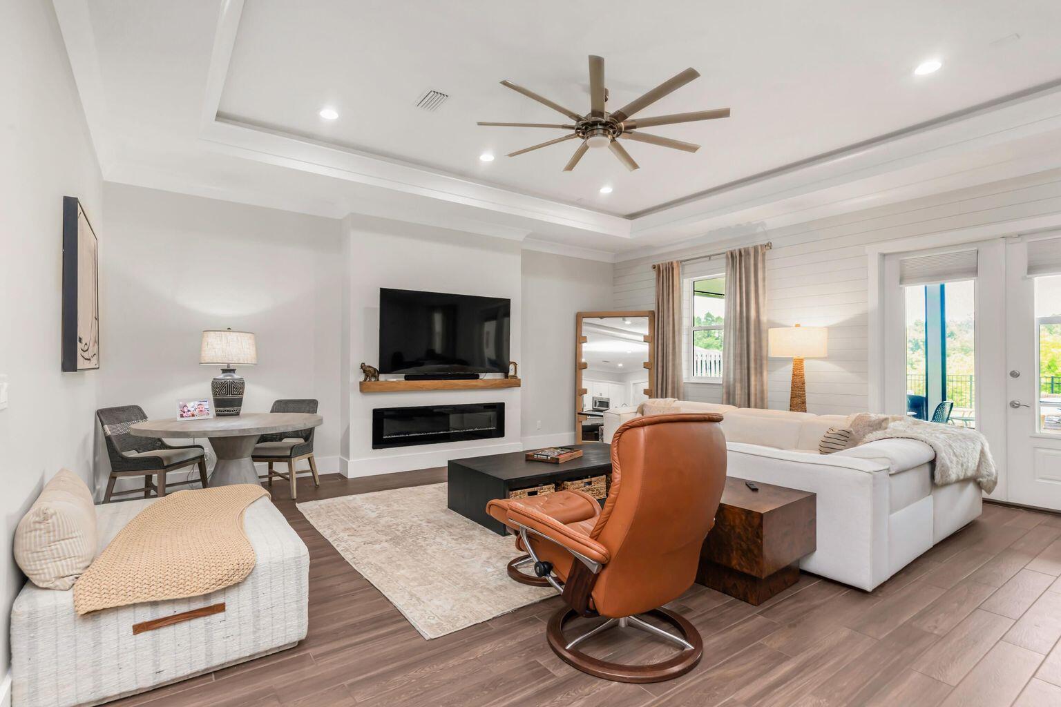 HAMMOCK BAY - Residential