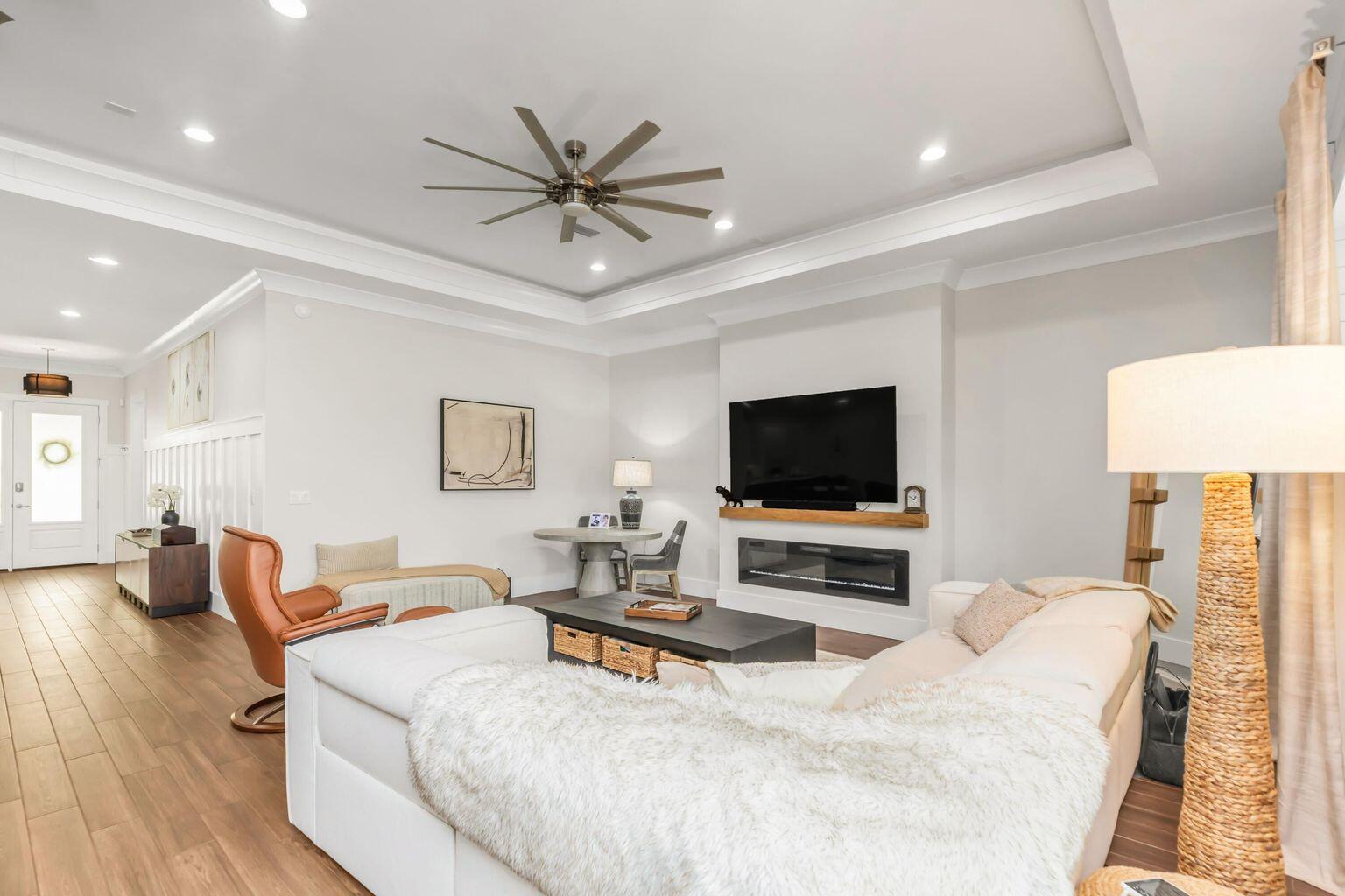 HAMMOCK BAY - Residential