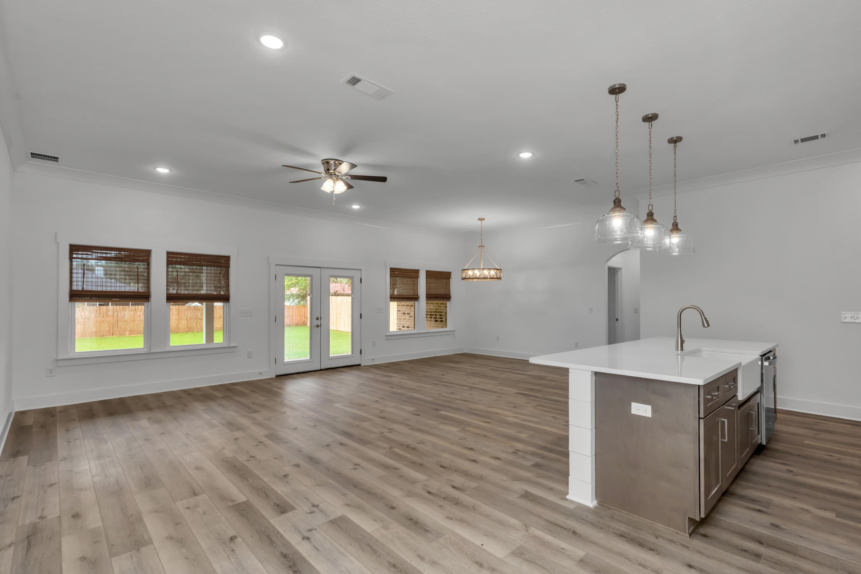 SUNSET STRIP - Residential