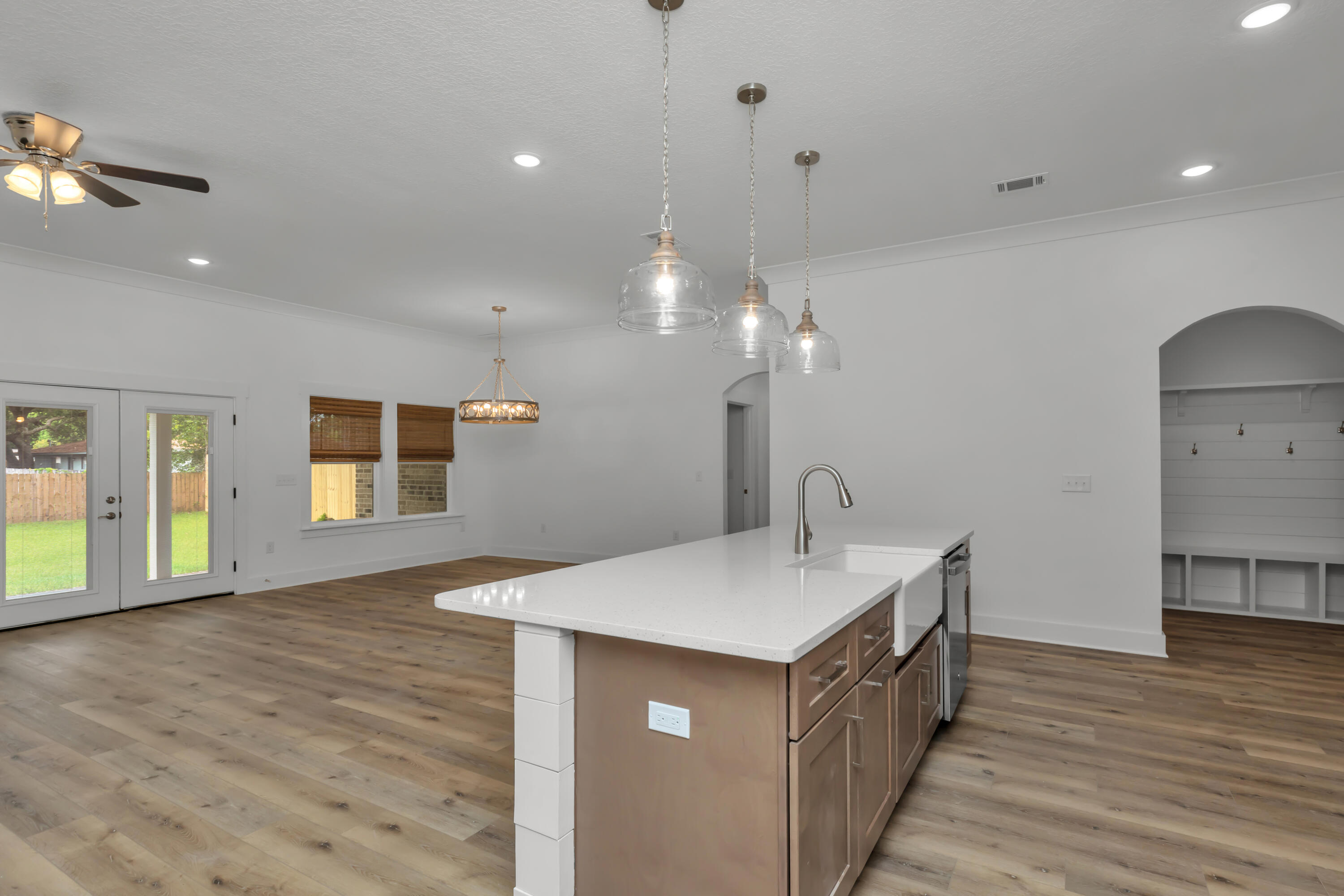 SUNSET STRIP - Residential