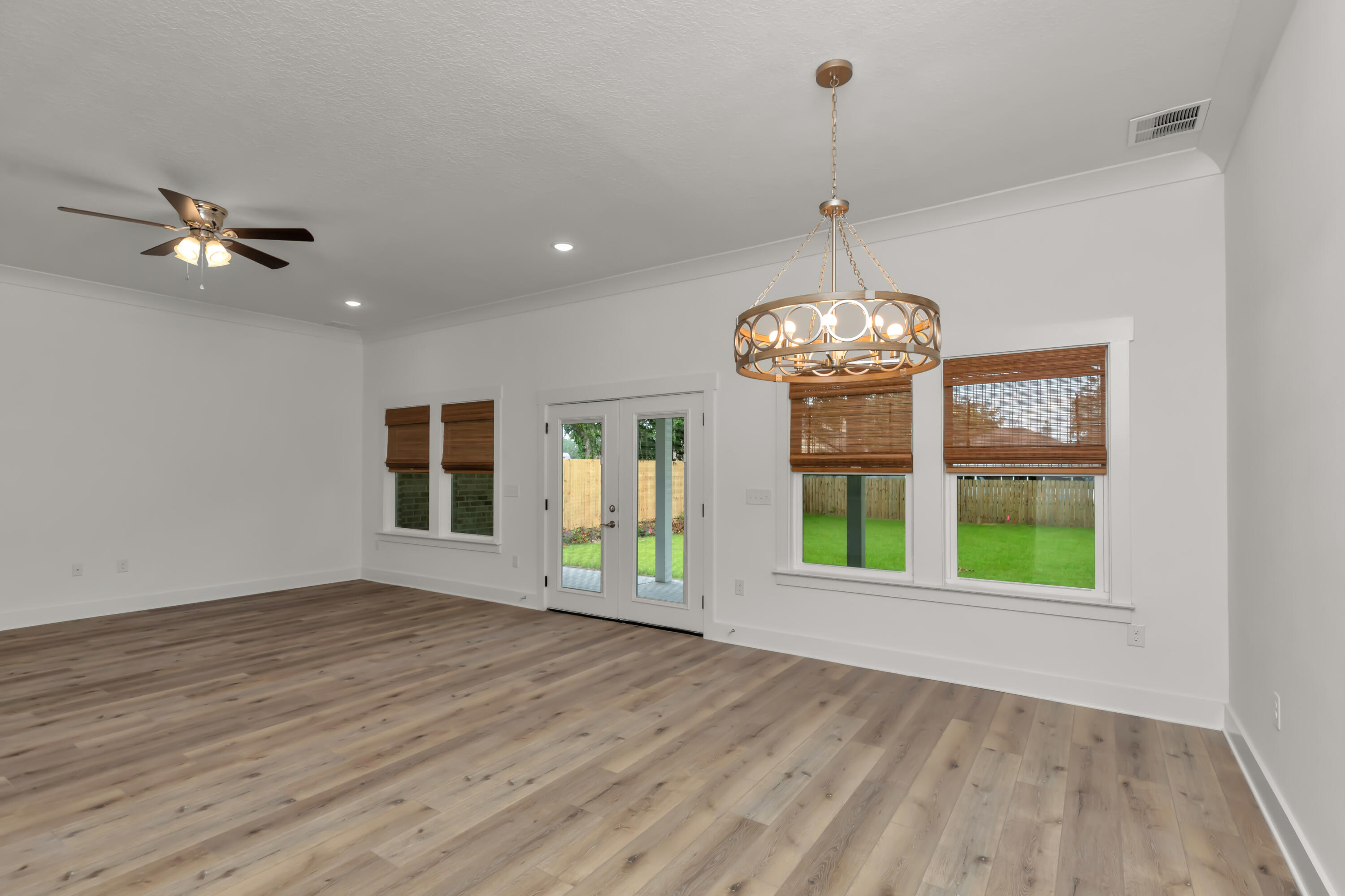 SUNSET STRIP - Residential