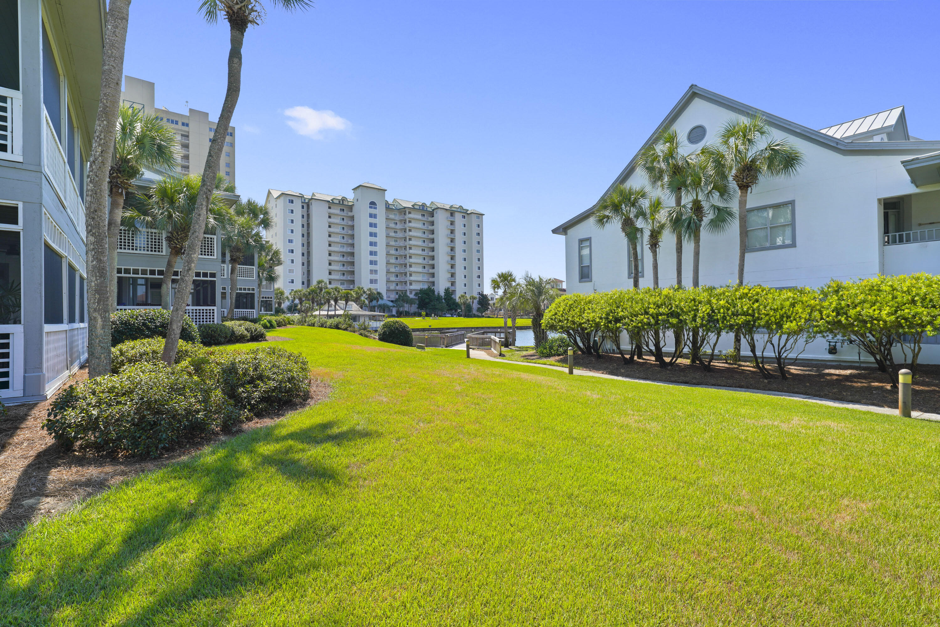 HIDDEN DUNES BEACH VILLAS - Residential